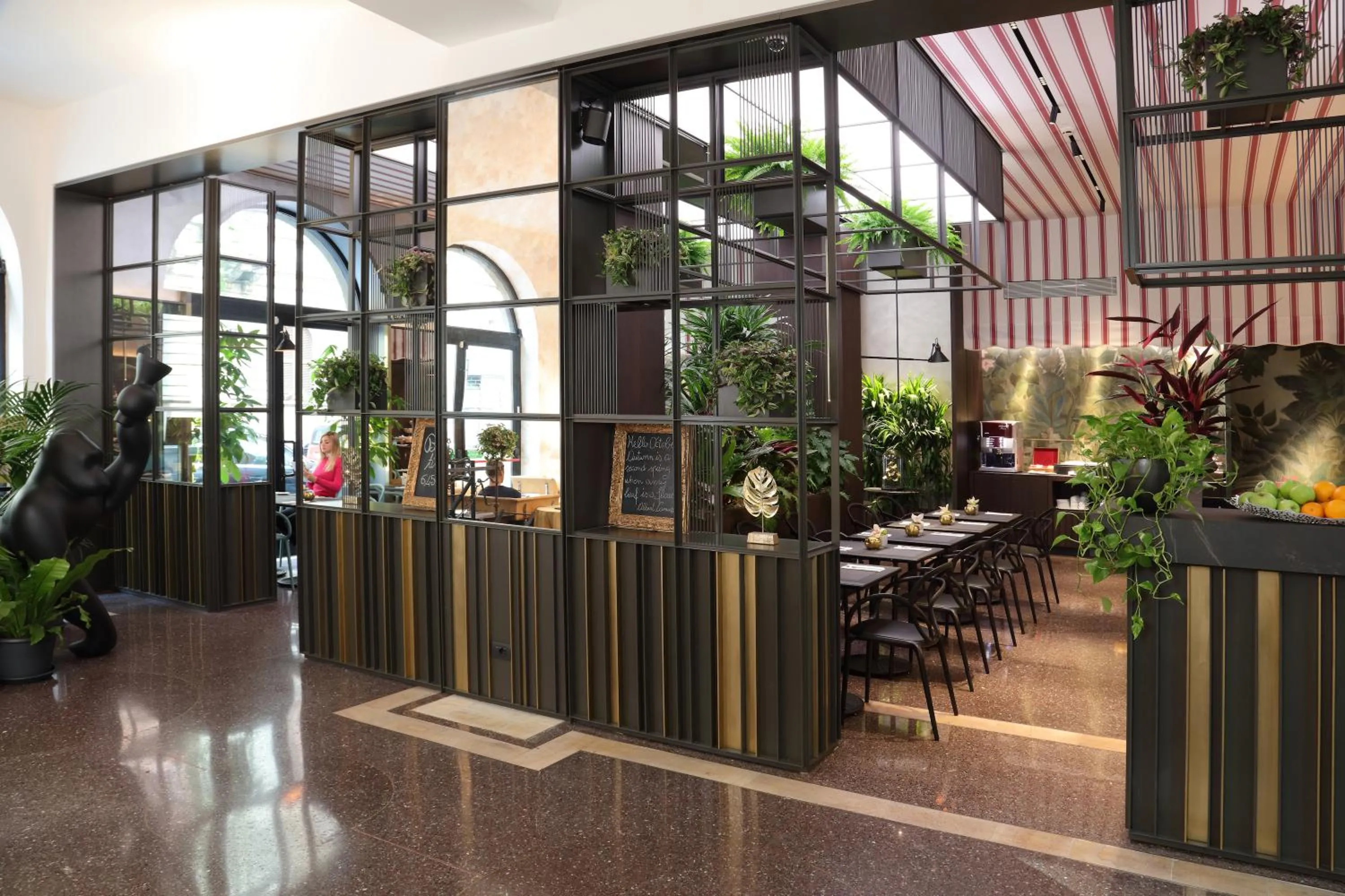 Lounge or bar in Hotel Sanpi Milano