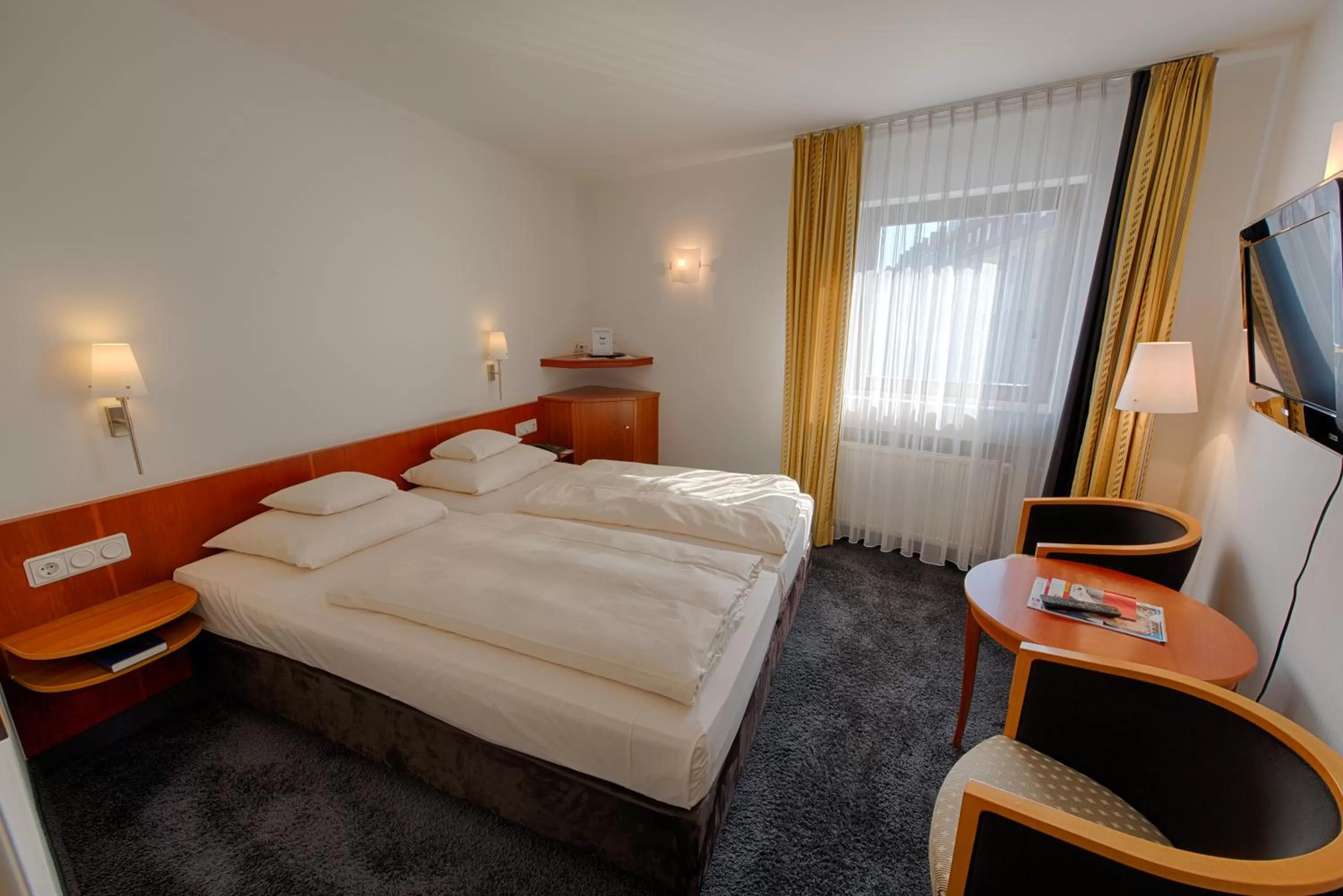Photo of the whole room, Bed in Hotel & Restaurant Walfisch