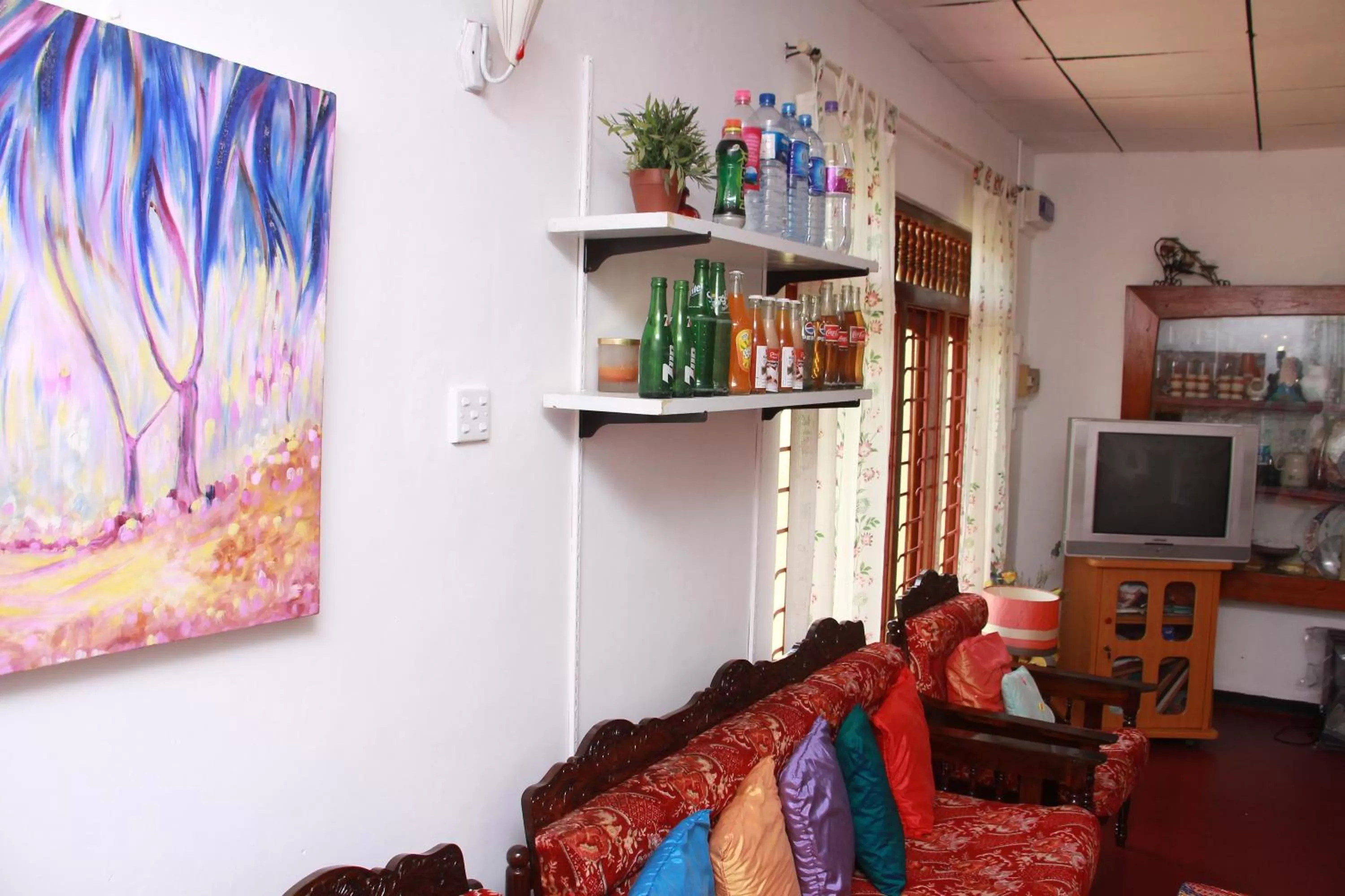 Communal lounge/ TV room, Seating Area in Jumera Villa Mirissa