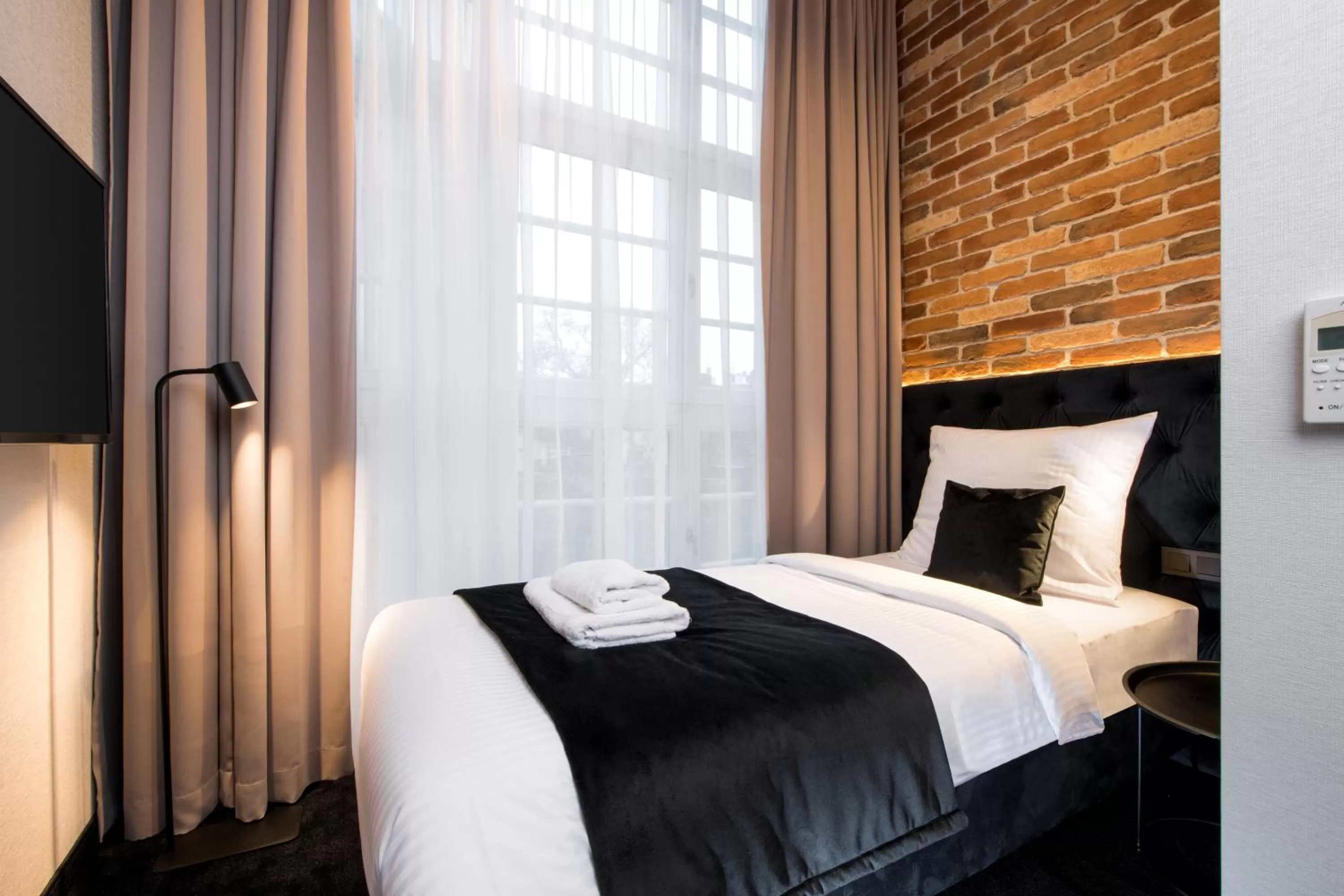 Bedroom, Bed in Hotel Krupnicza 30