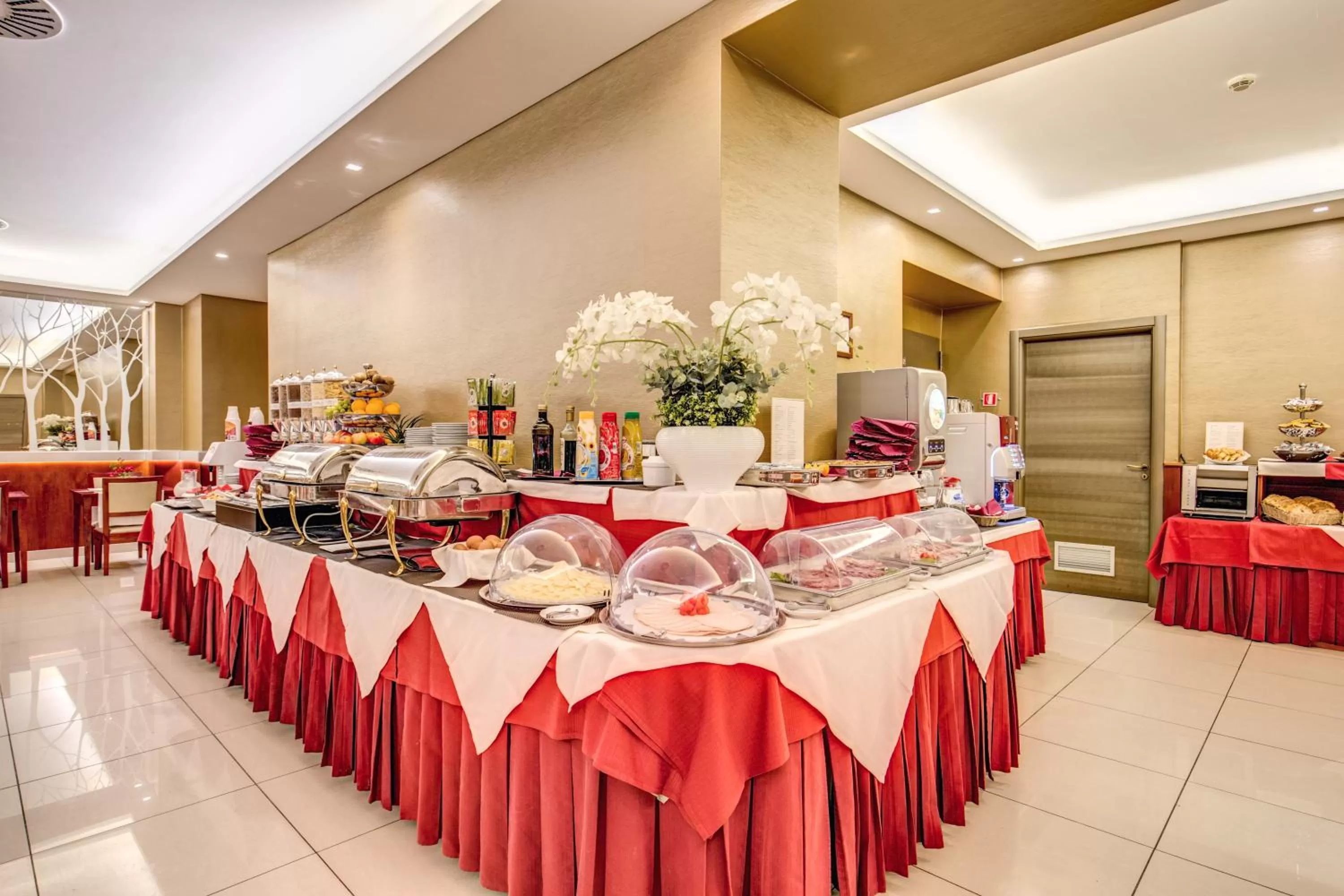 Restaurant/places to eat in Augusta Lucilla Palace