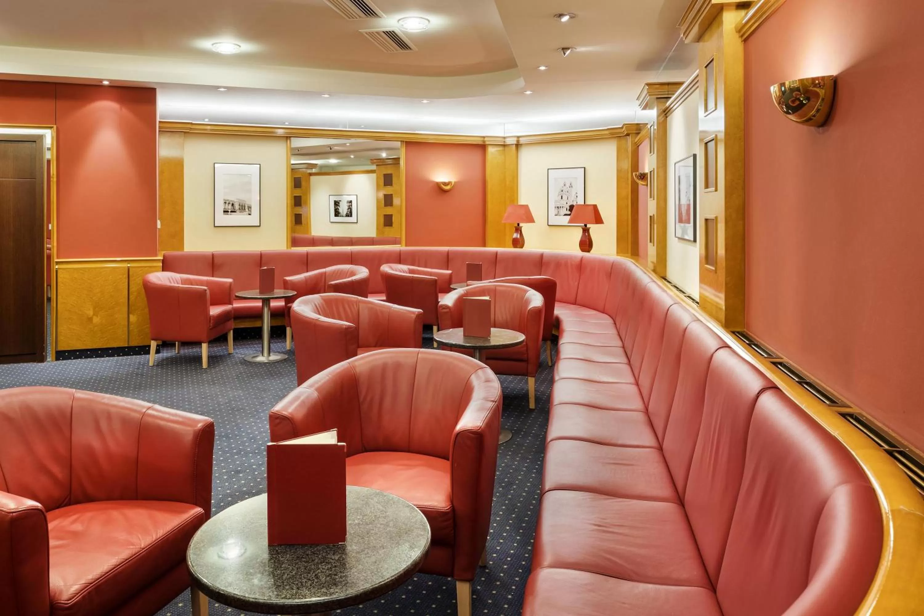 Lounge or bar in Austria Trend Hotel Ananas Wien