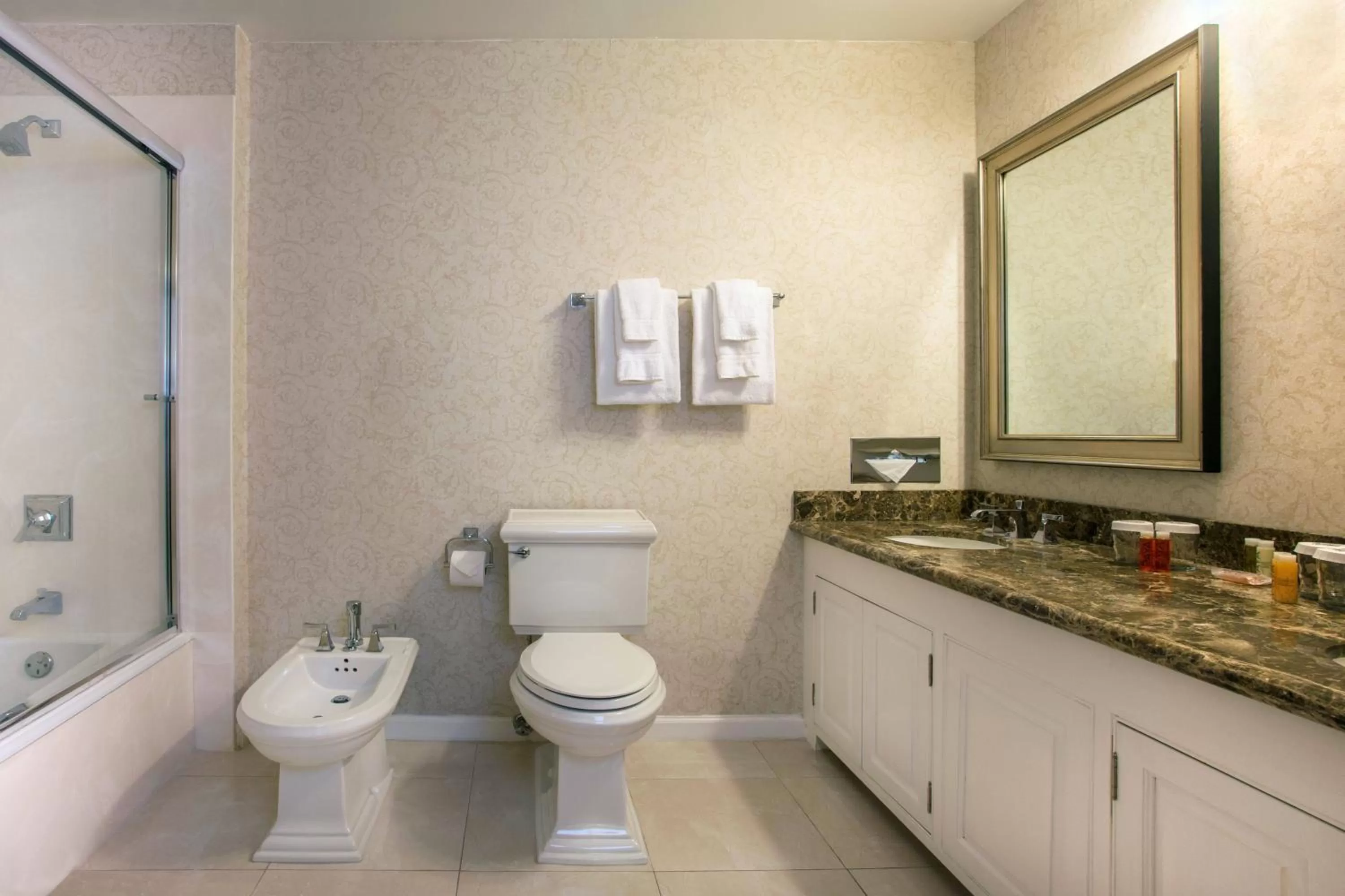 Bathroom in Beresford Arms