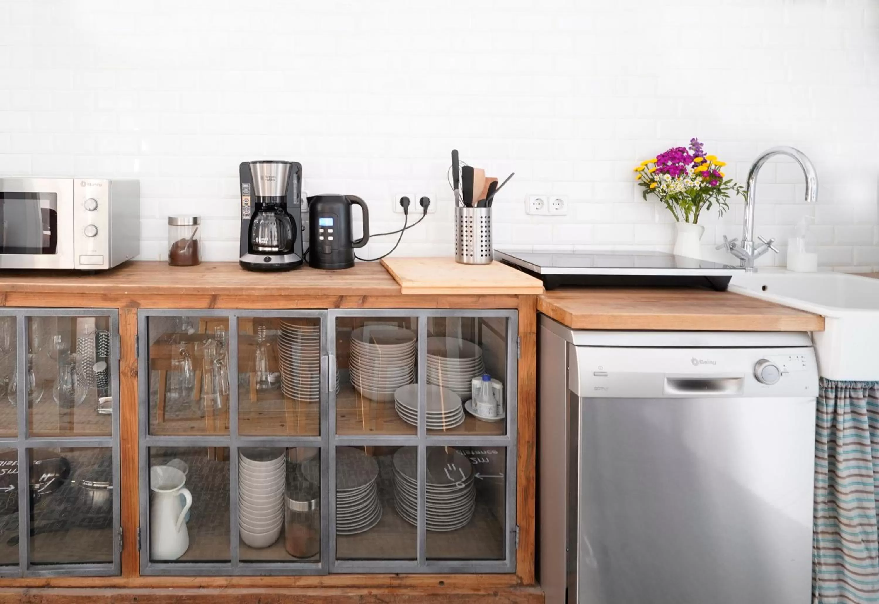 Communal kitchen in Numa Madrid Script