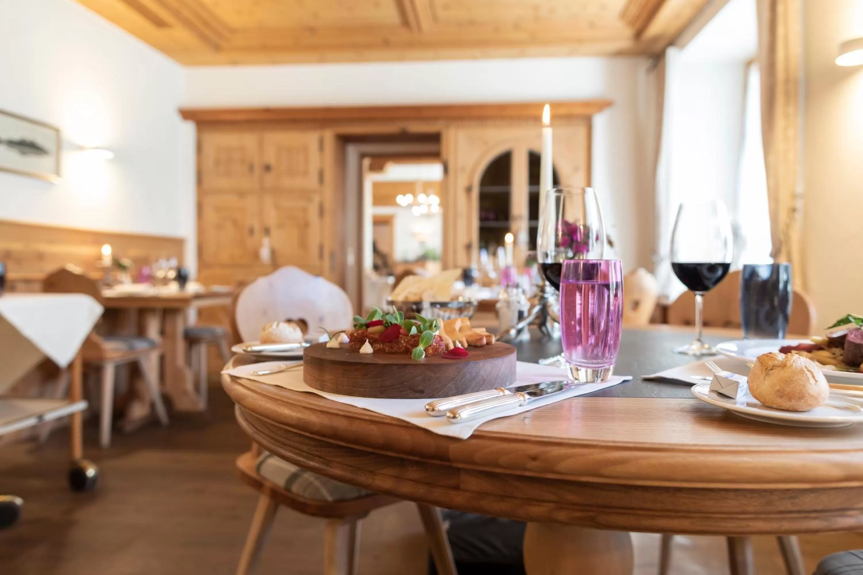 Restaurant/places to eat in Hotel Steinbock Pontresina