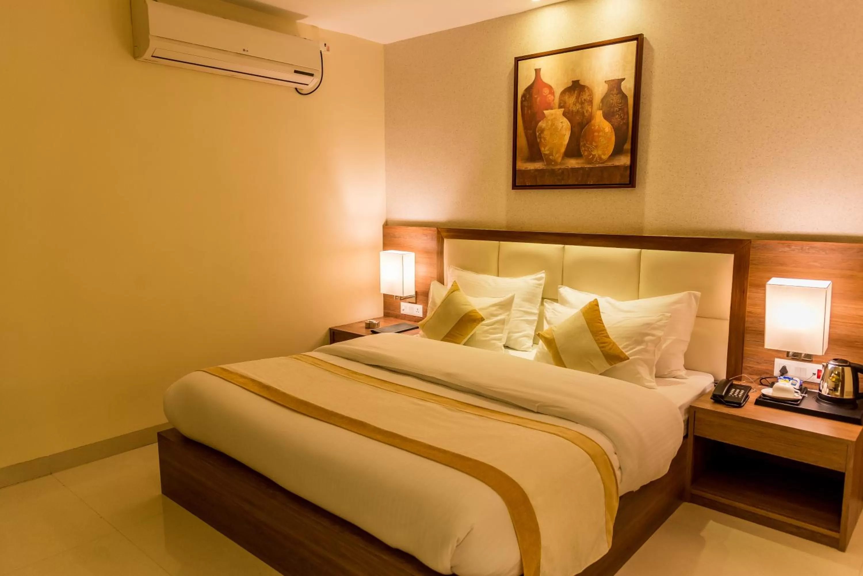 Bed in Sangai Continental (The Boutique Hotel)