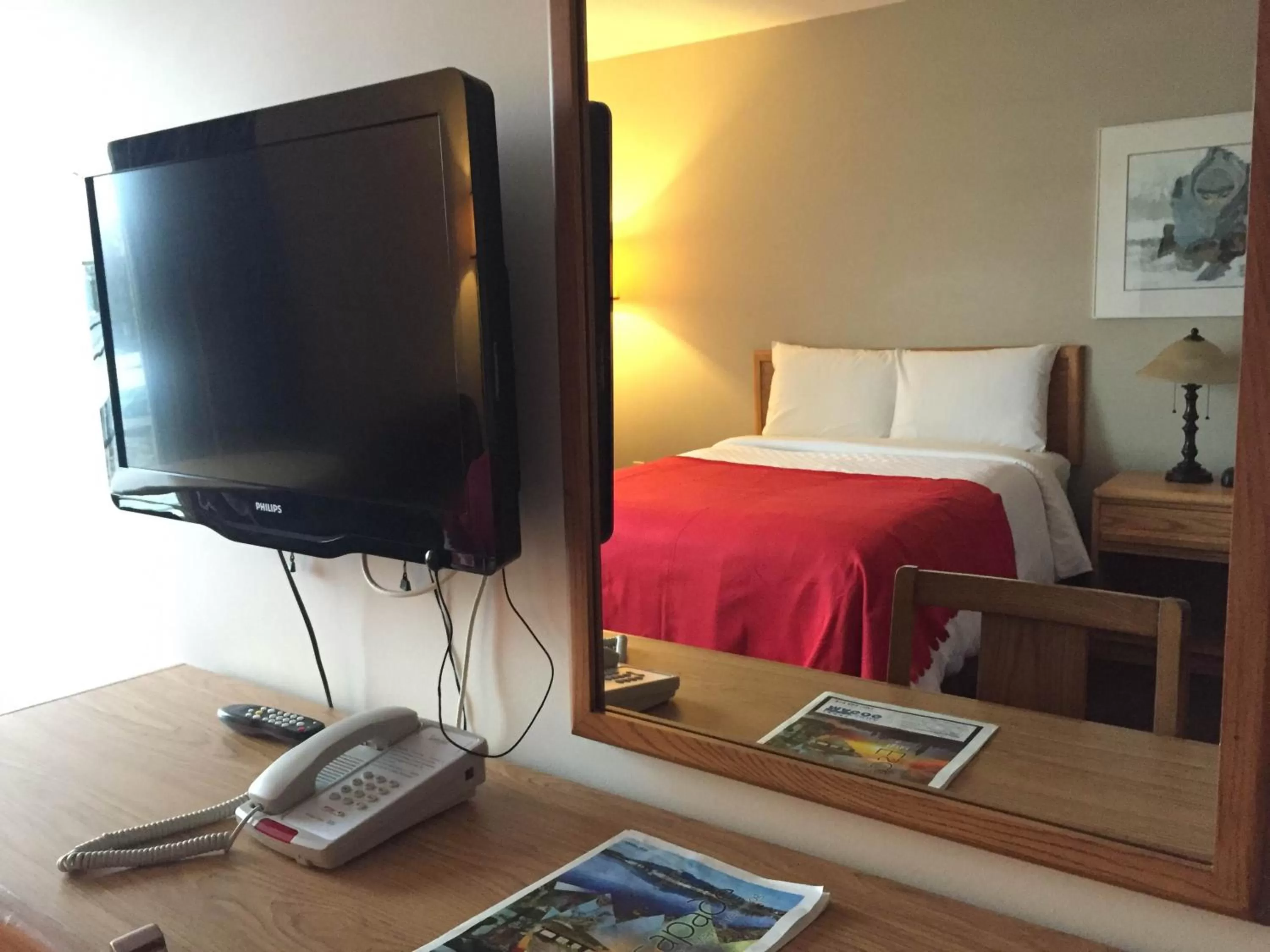 Bedroom, Bed in Auberge du Grand Lac