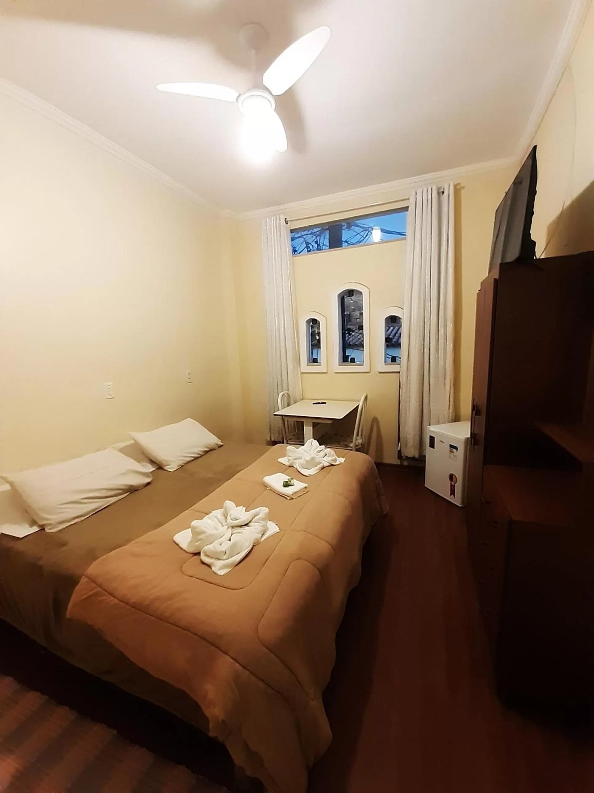 Toilet, Bed in Pousada Reino Encantado - São Thomé das Letras - Minas Gerais