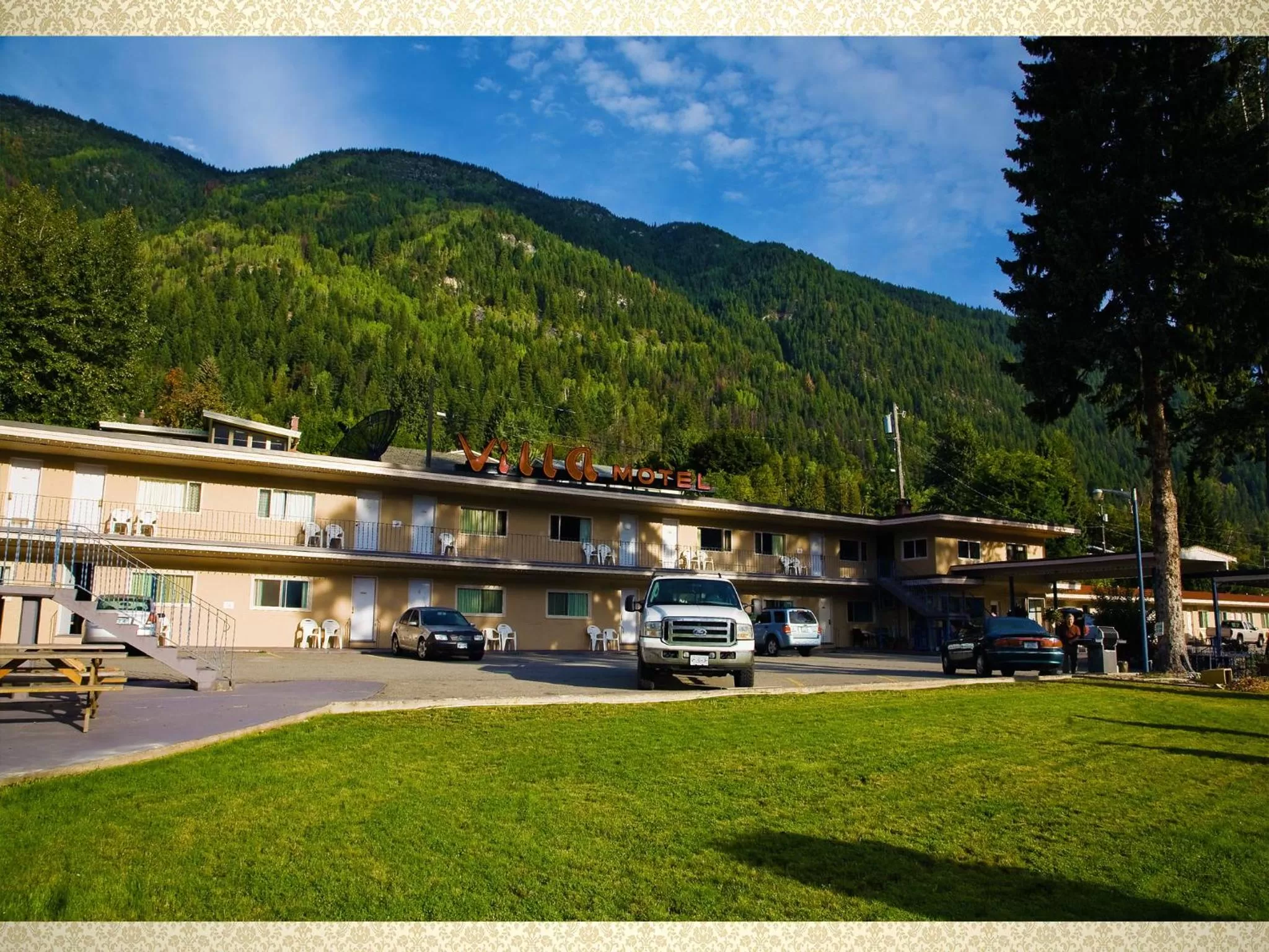 Facade/entrance in Villa Motel