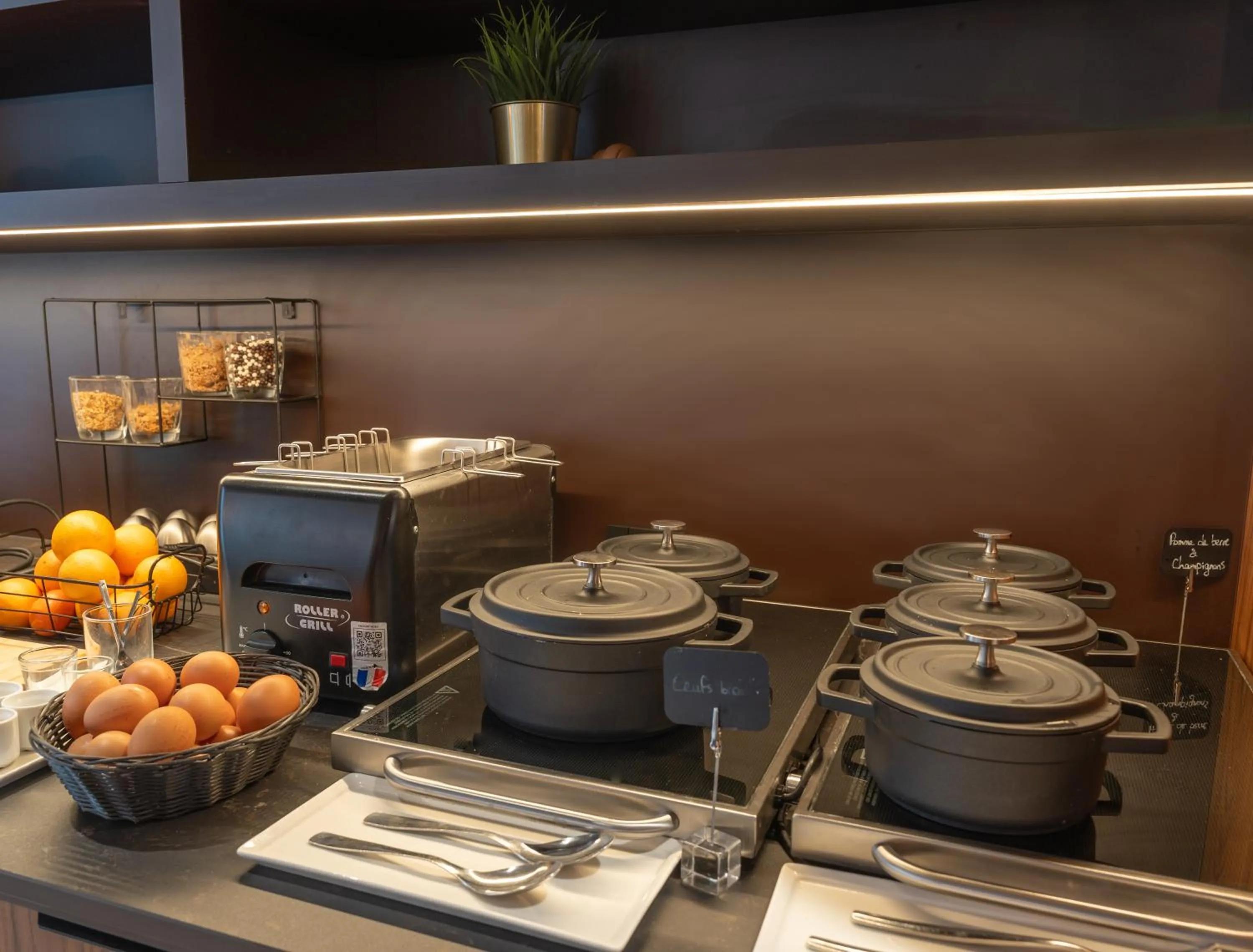 Breakfast in Novotel SPA Rennes Centre Gare