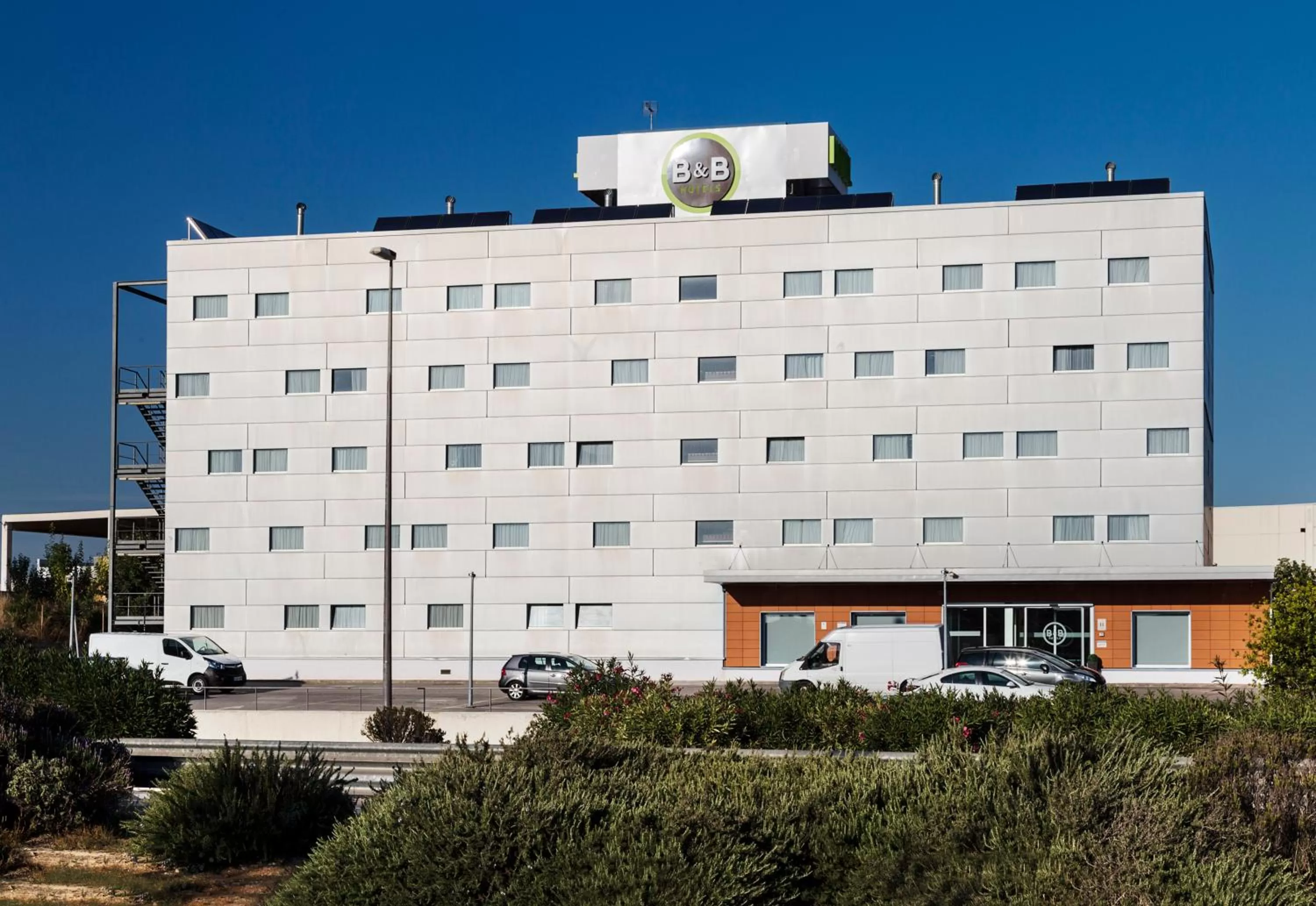 Property building in B&B HOTEL Valencia Aeropuerto