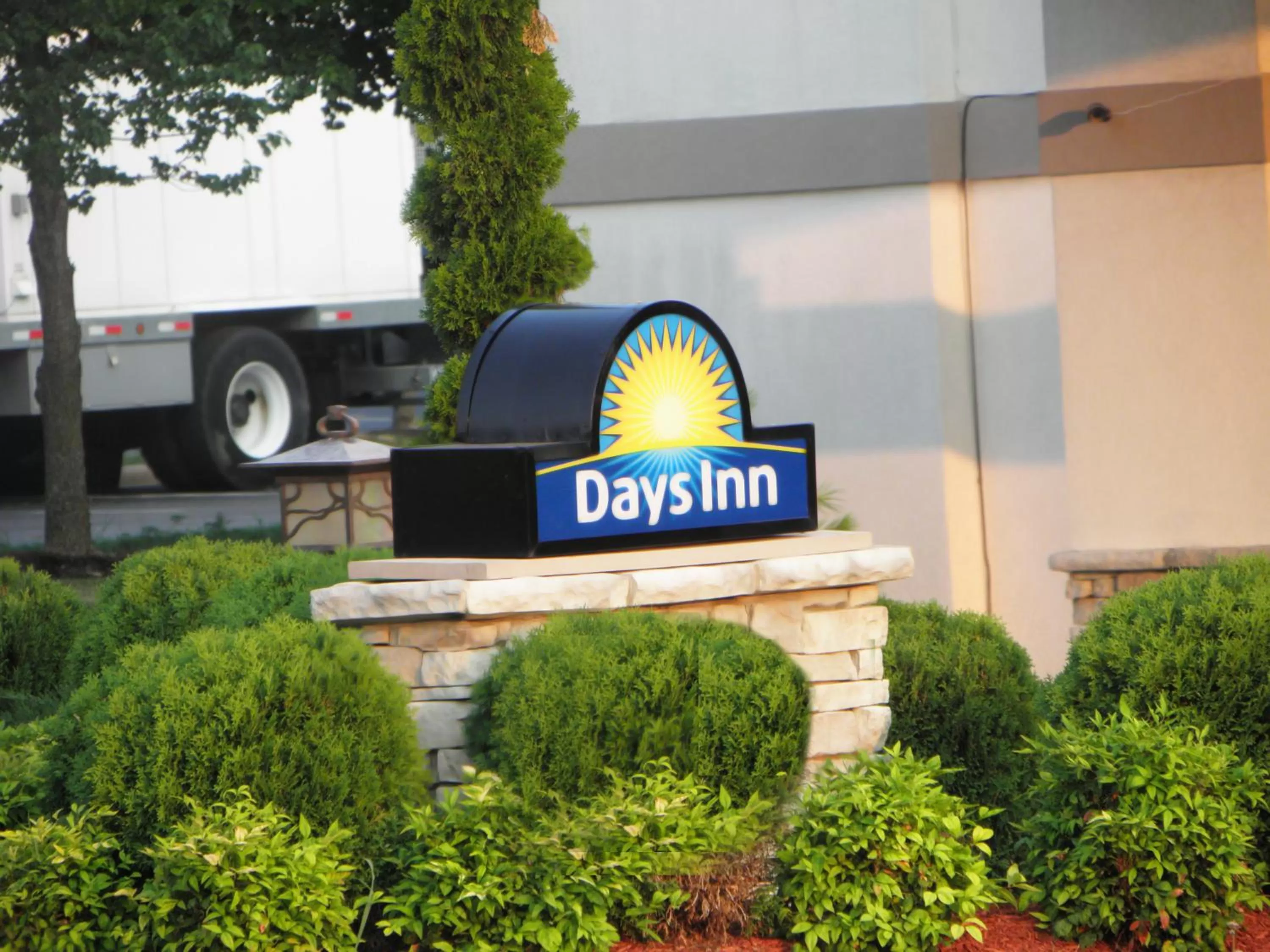 Facade/entrance in Days Inn by Wyndham Battlefield Rd/Hwy 65