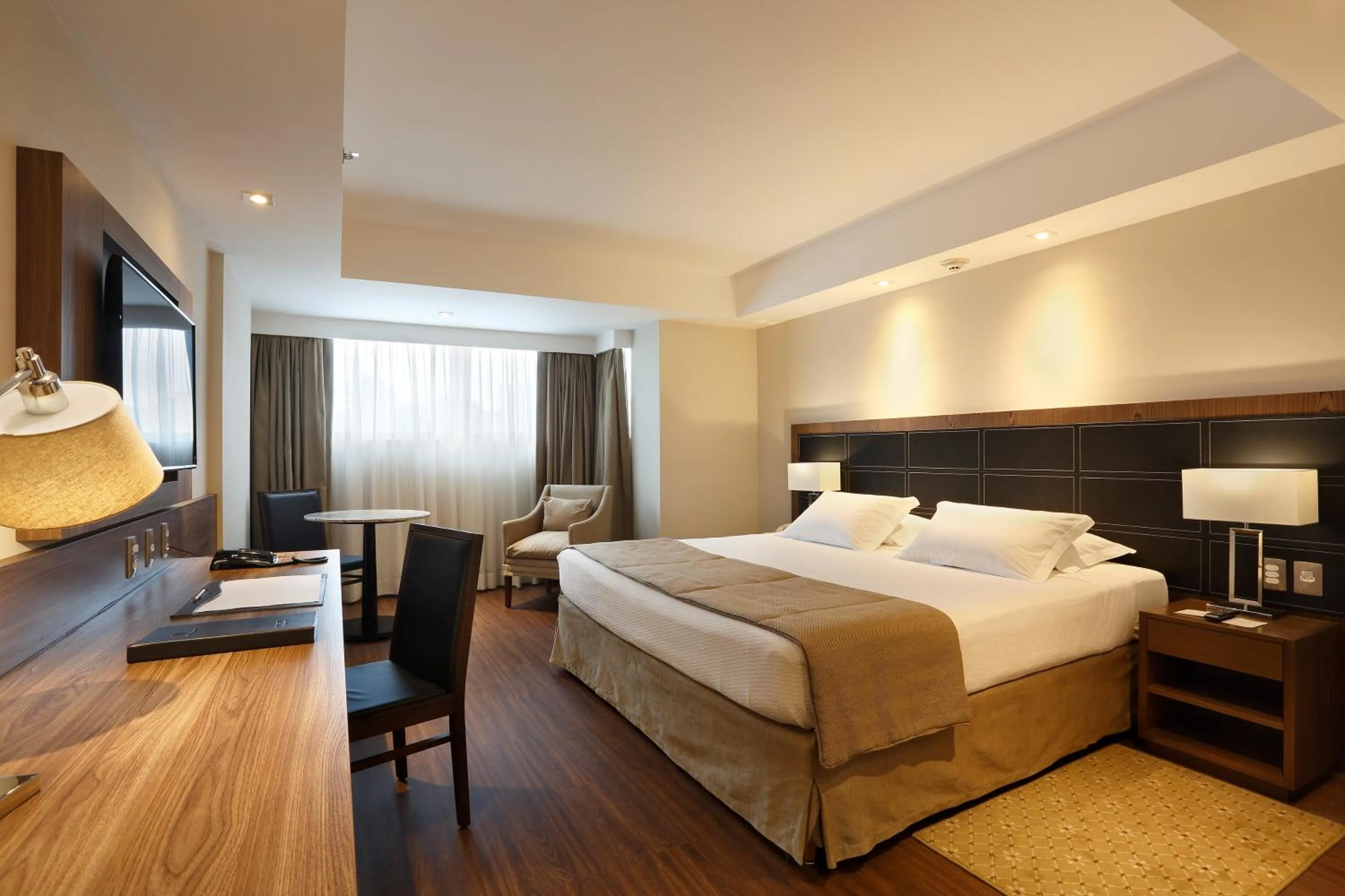 Photo of the whole room, Bed in Windsor Oceanico Hotel