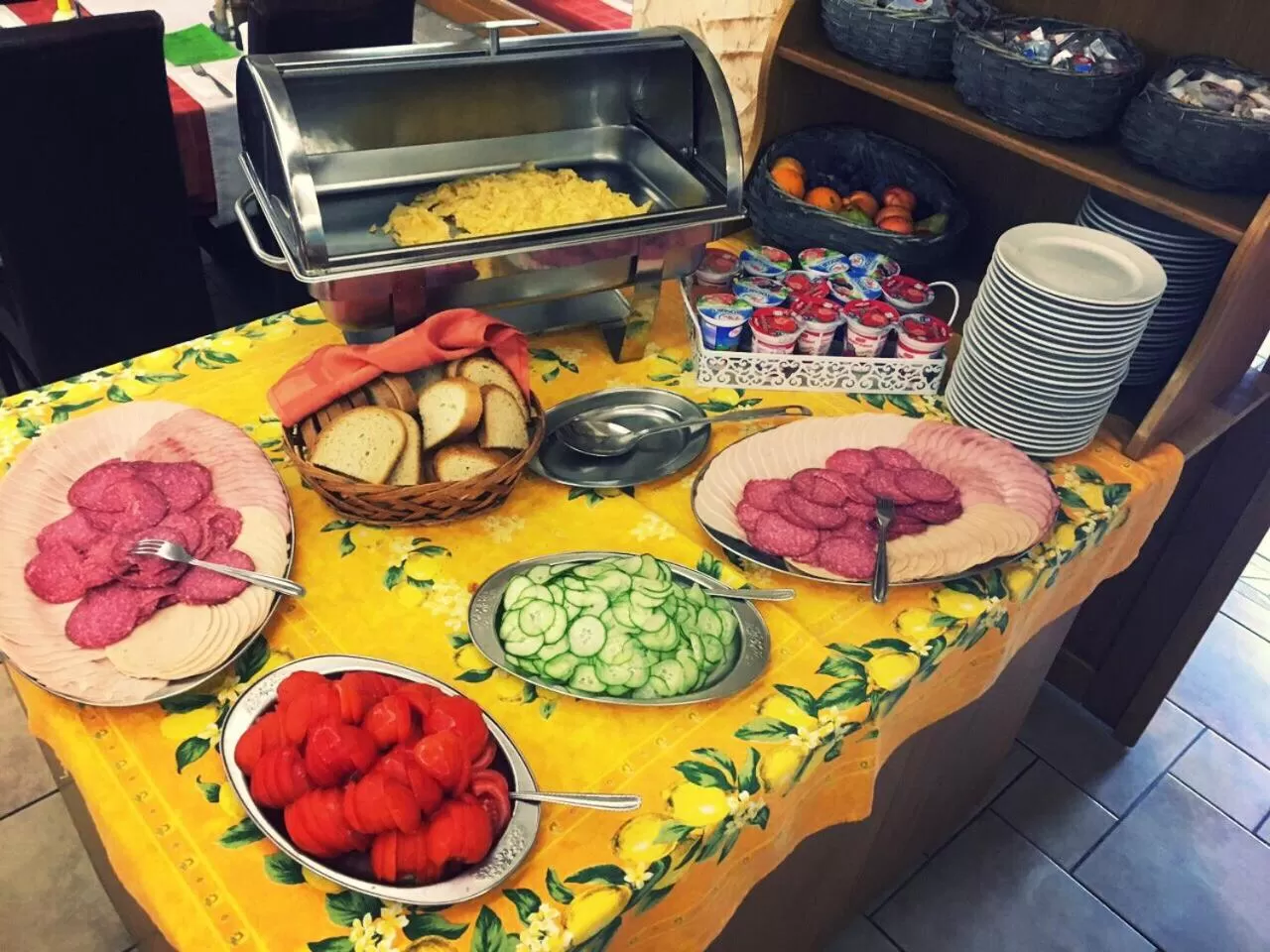 Buffet breakfast, Food in Hotel Zéta