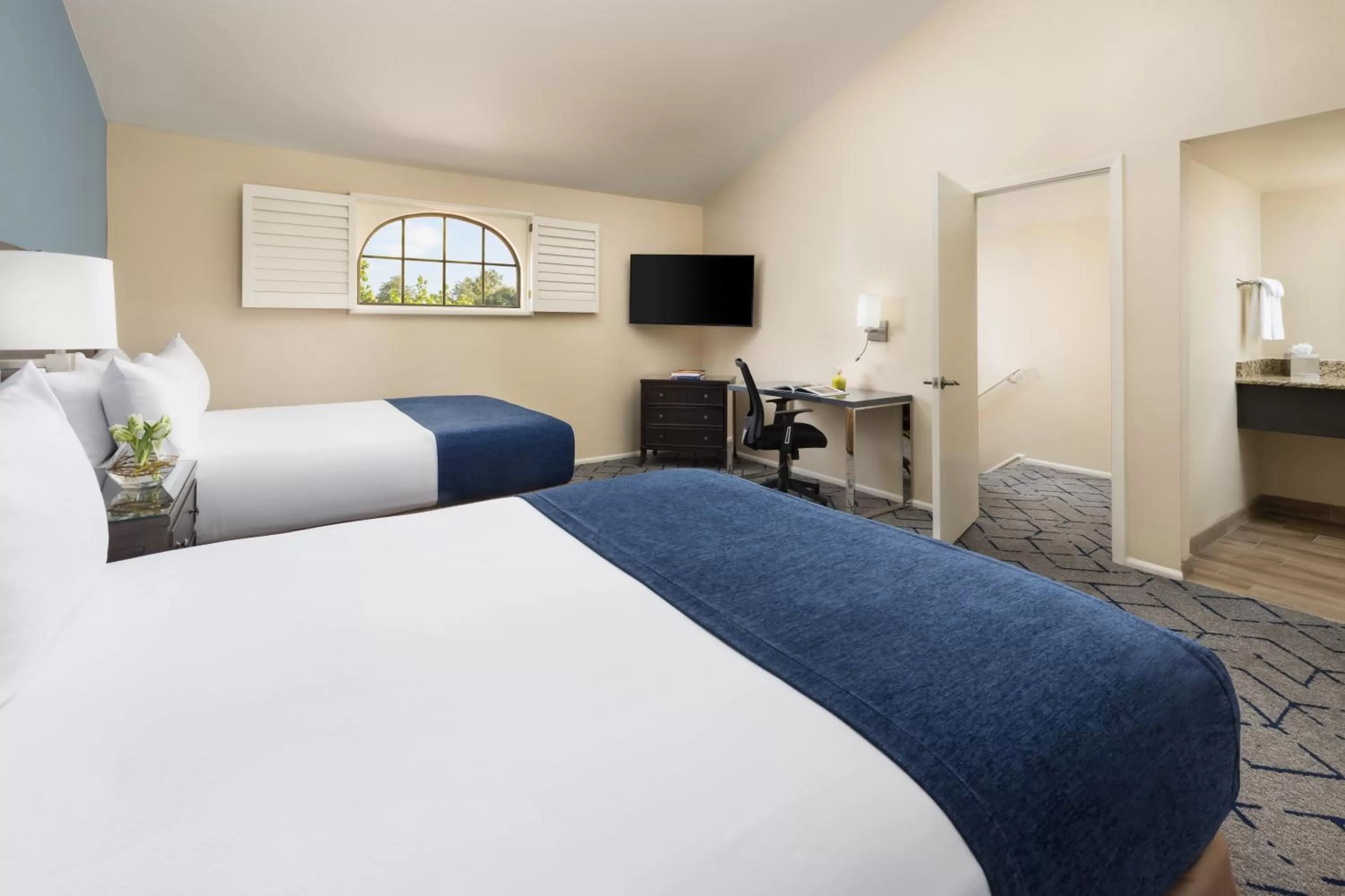 Bedroom, Bed in Kimpton Miralina coming soon - Scottsdale Plaza Resort