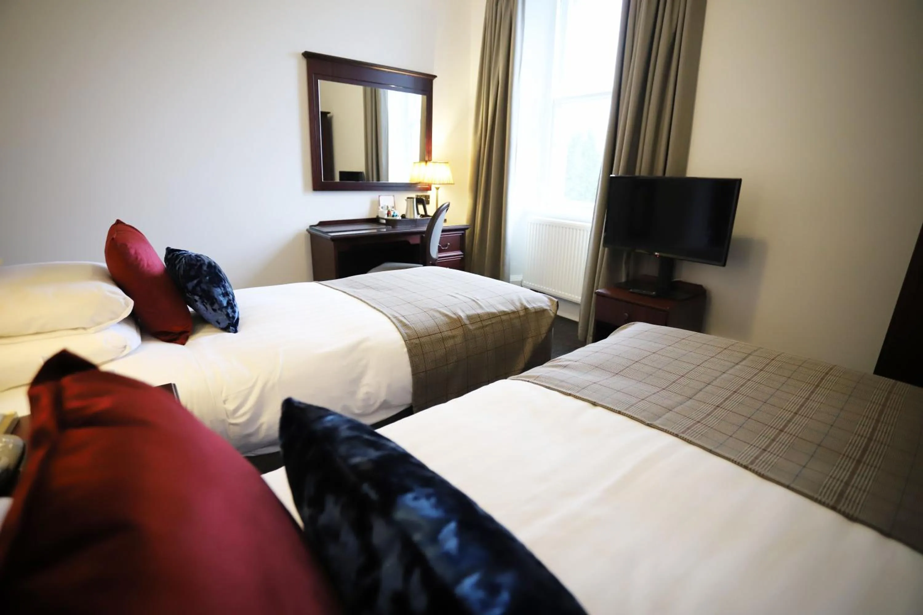 Photo of the whole room, Bed in Ben Wyvis Hotel