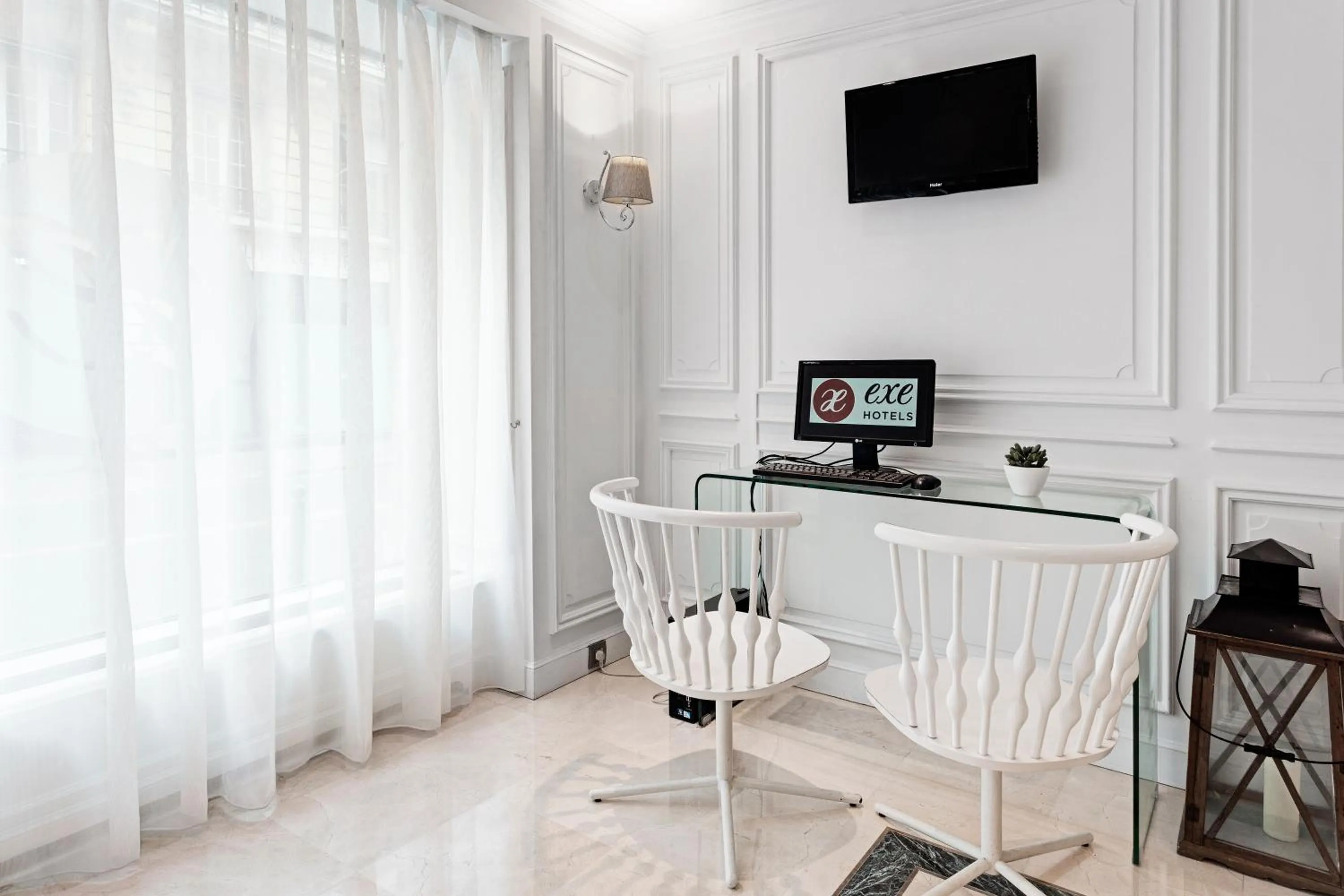 Seating area in Exe Paris Centre