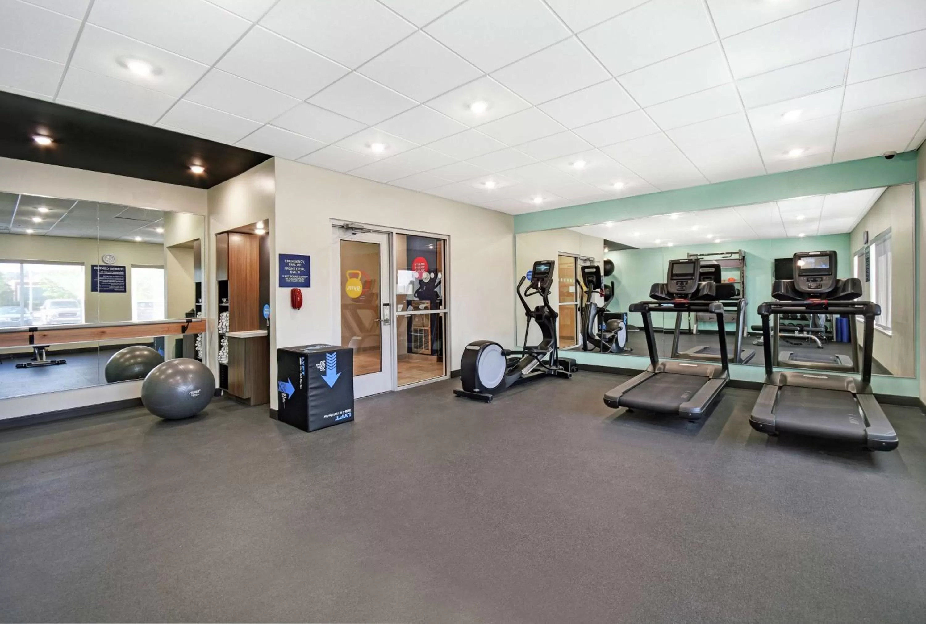 Fitness centre/facilities in Tru By Hilton Grand Rapids Airport