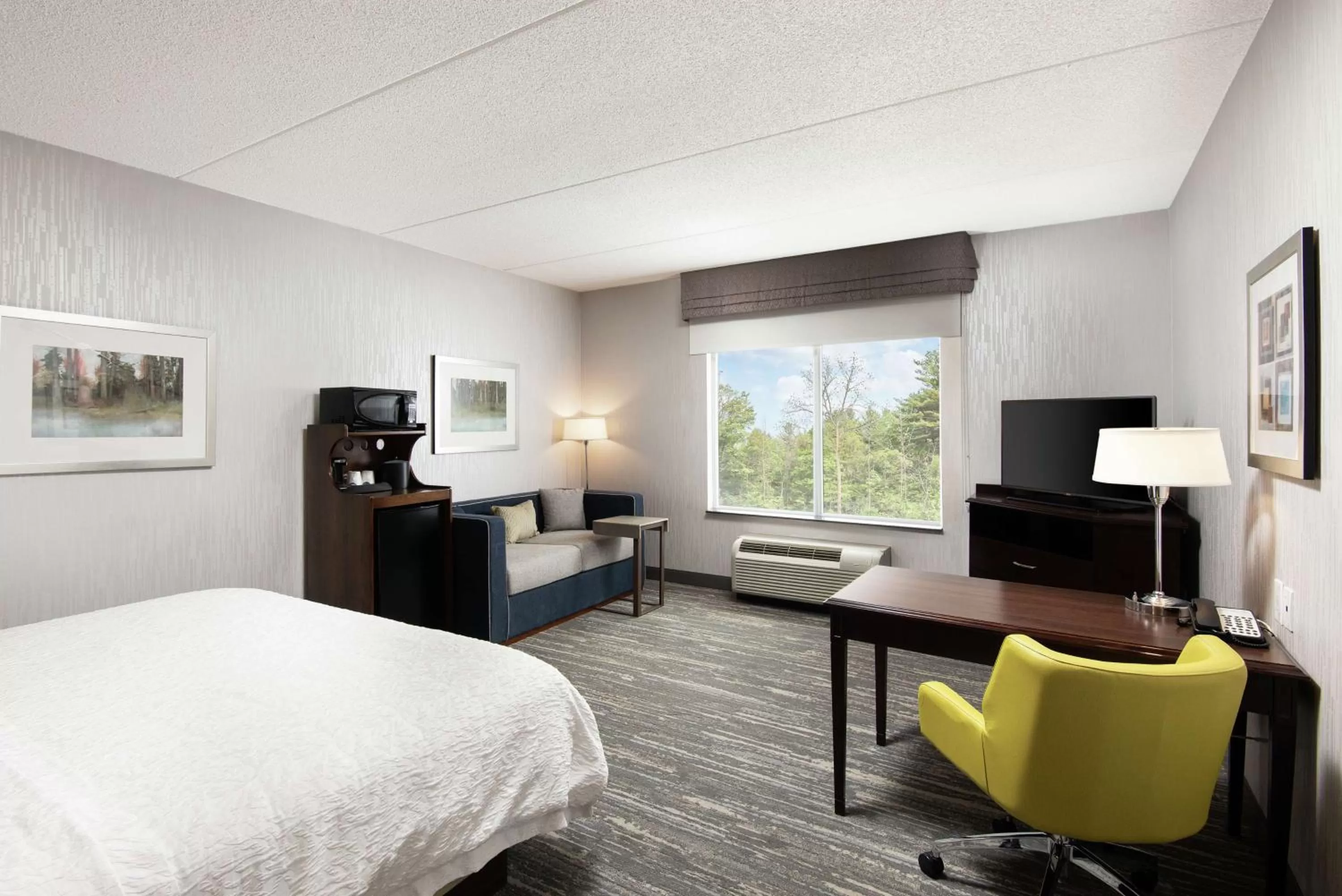 Bedroom, Bed in Hampton Inn & Suites by Hilton Barrie