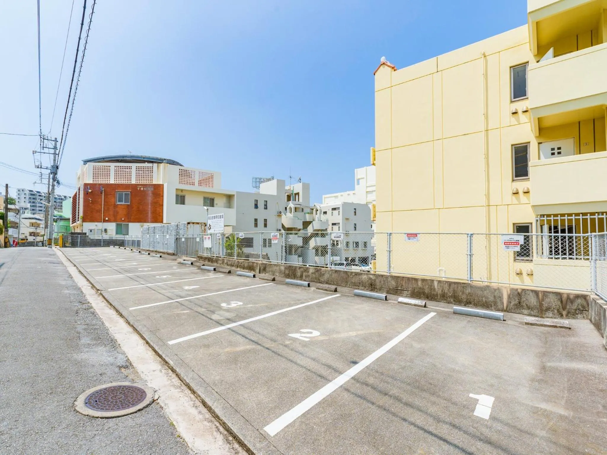 Parking in Hotel Park Stadium Naha