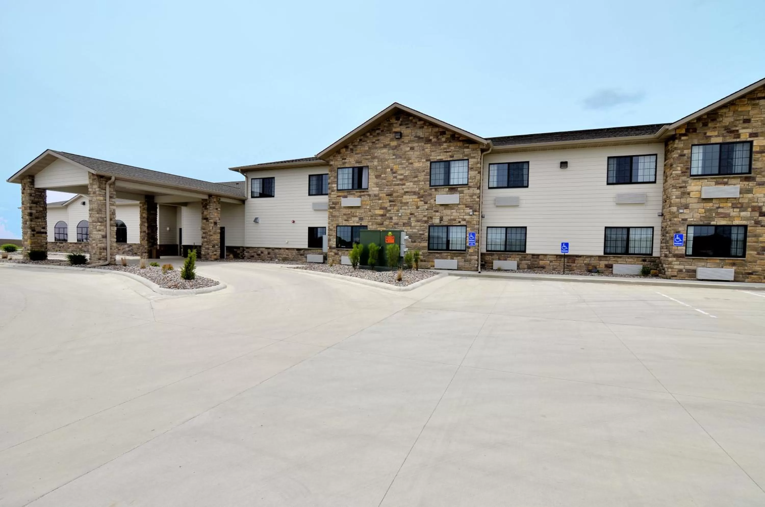 Property building in Cobblestone Inn & Suites - Holstein