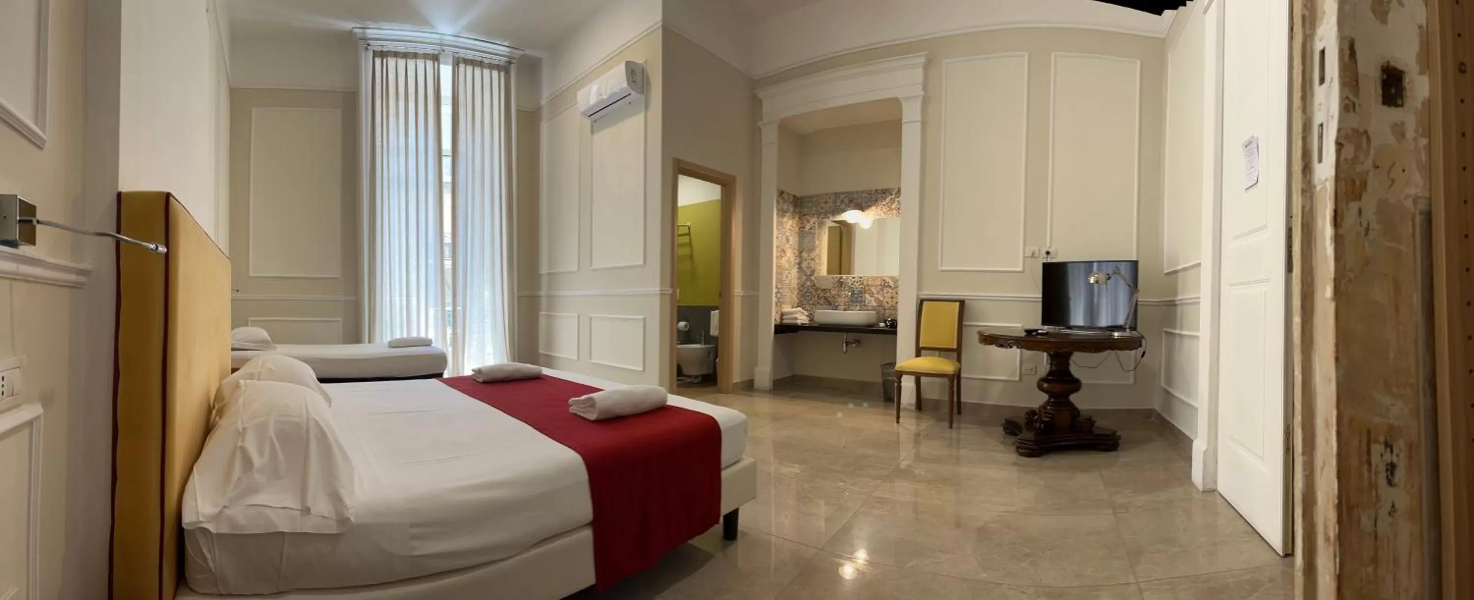 Superior Double or Twin Room in Napolit'amo Hotel Principe