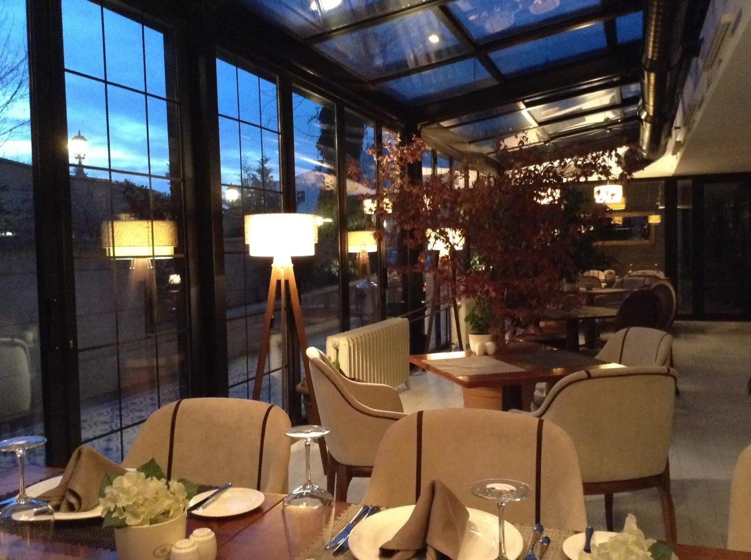 Restaurant/places to eat in Warwick Ankara