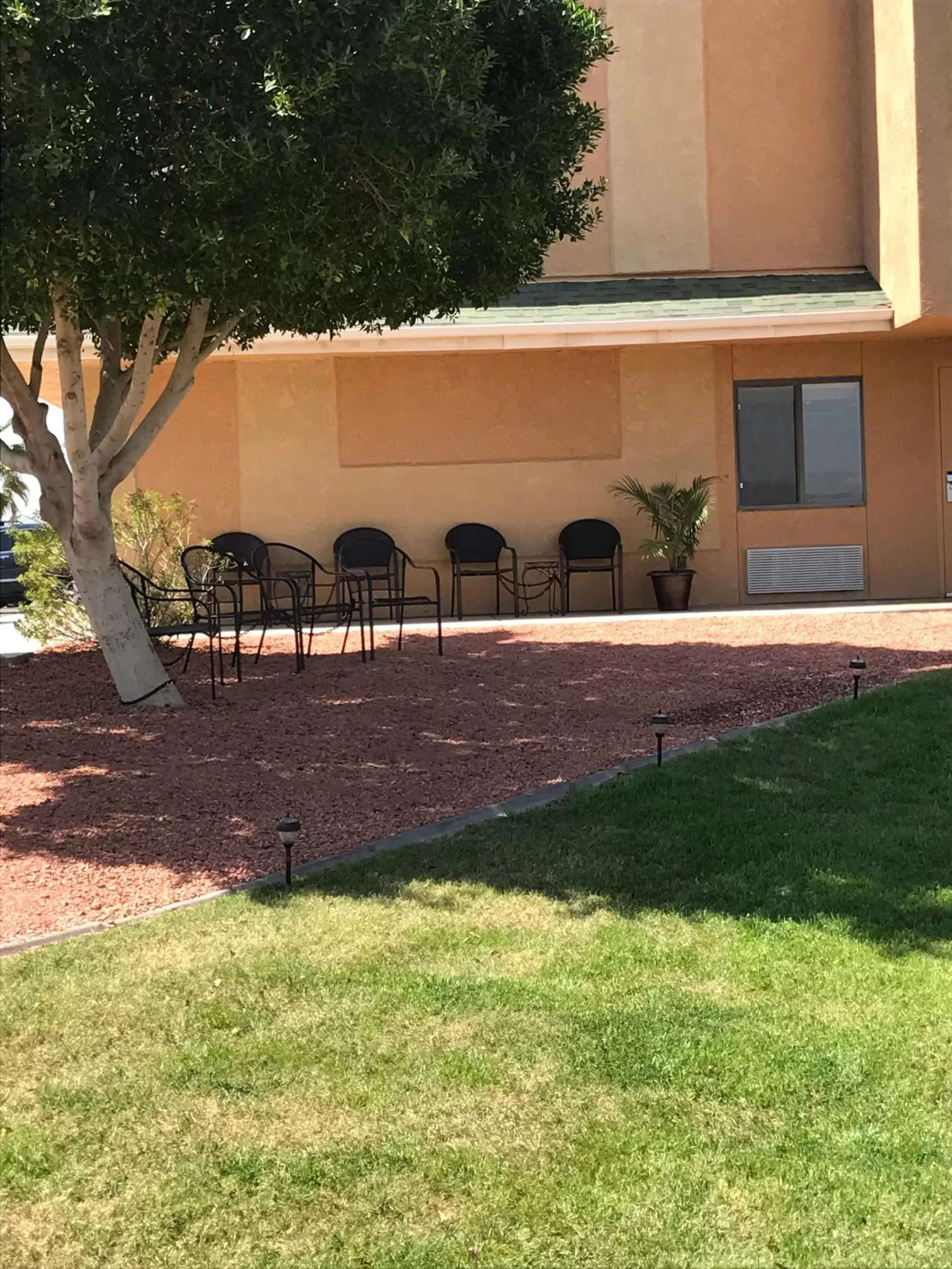 Balcony/Terrace in Travelodge by Wyndham Yuma