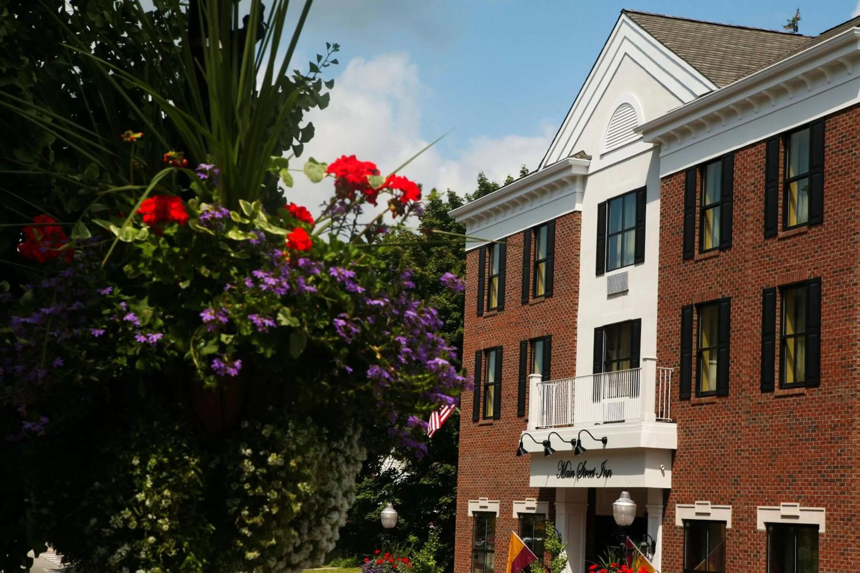 Property building in Main Street Inn Blacksburg