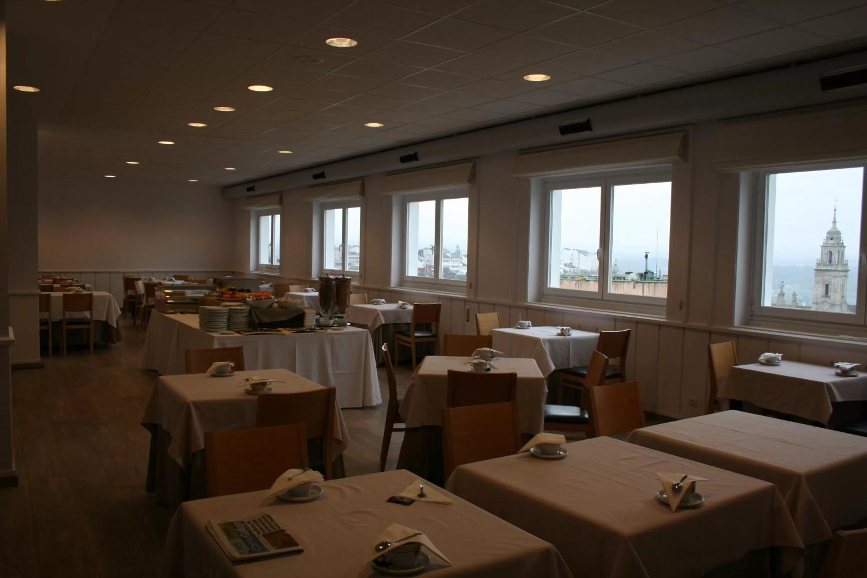 Restaurant/places to eat in Hotel Mendez Nuñez