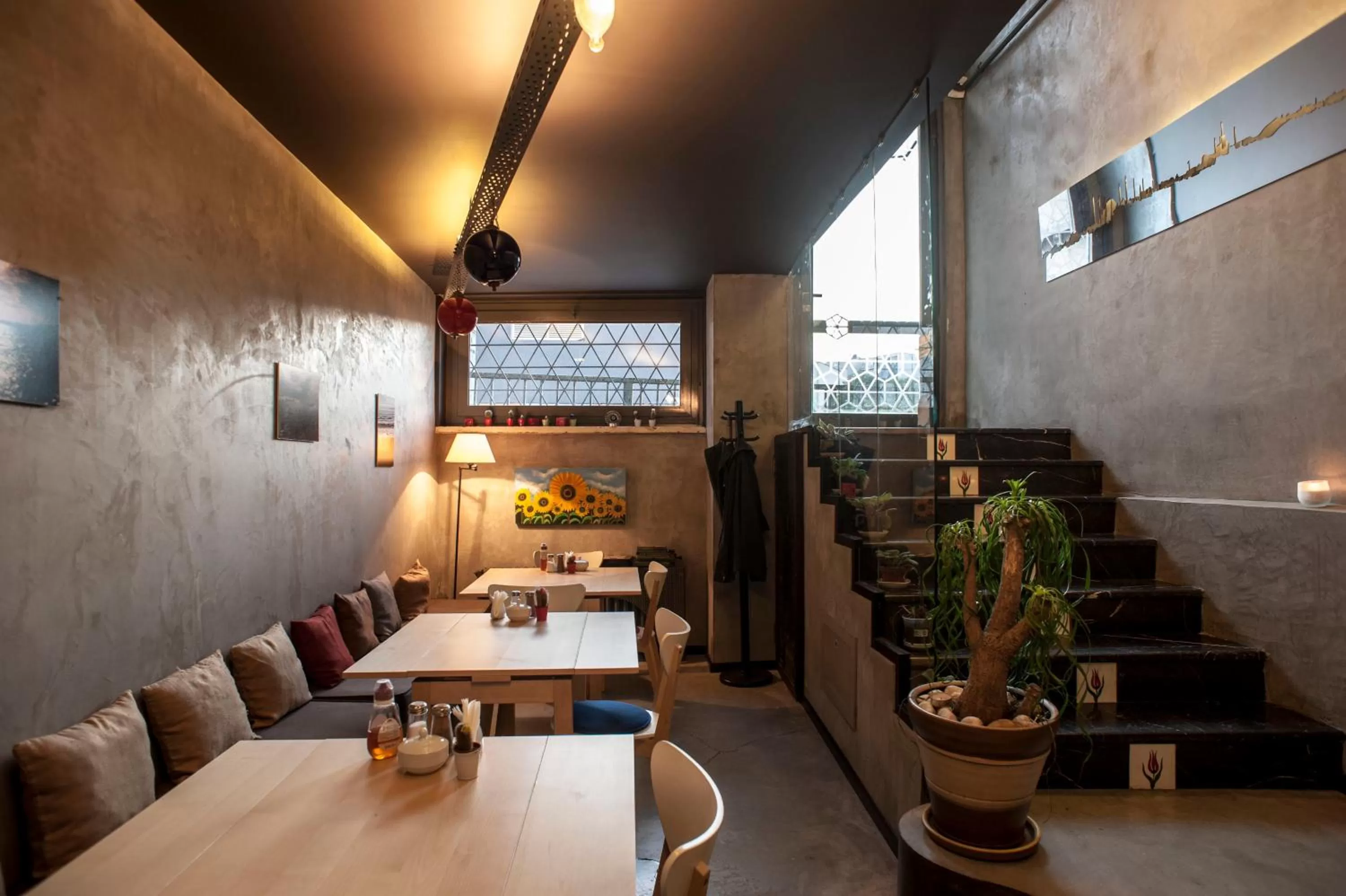 Restaurant/places to eat in Peradays