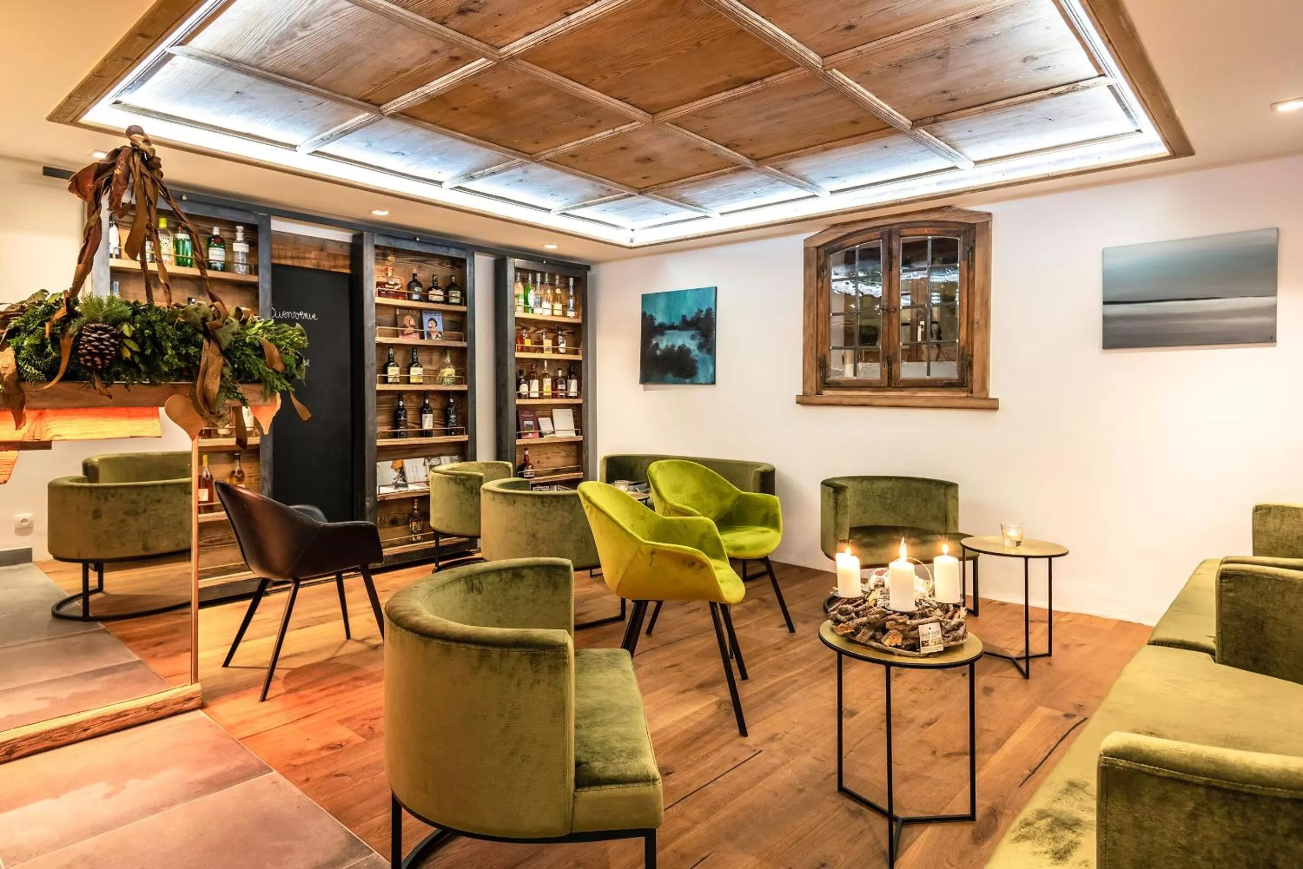 Lounge or bar in Hôtel La Garenne