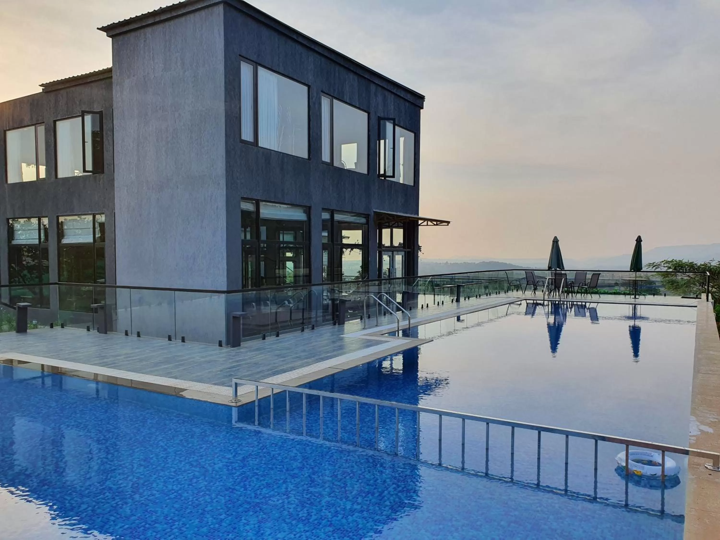 Mountain view, Swimming Pool in Paraiso Resort & Club