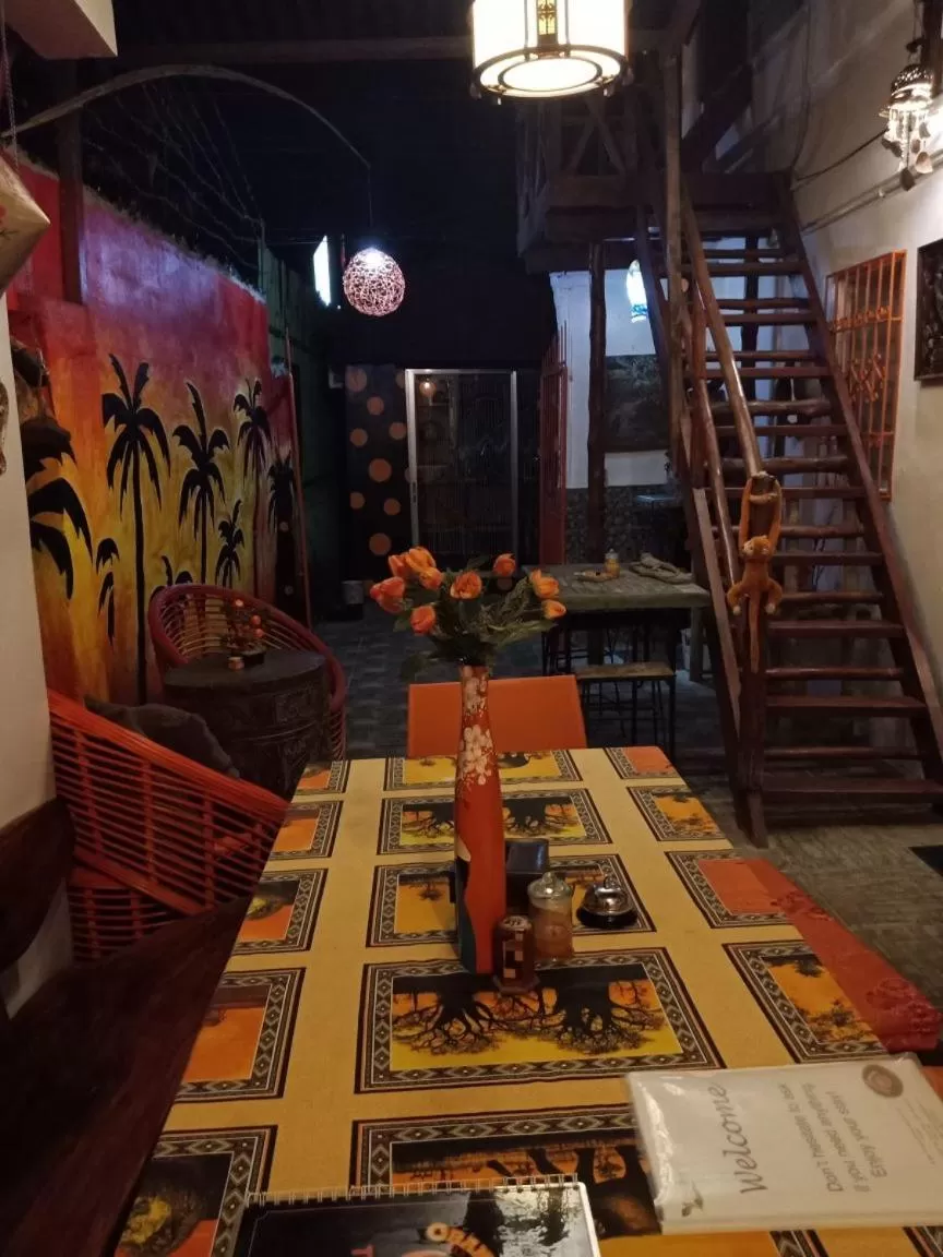 Restaurant/places to eat in Lala Panzi Bed and Breakfast