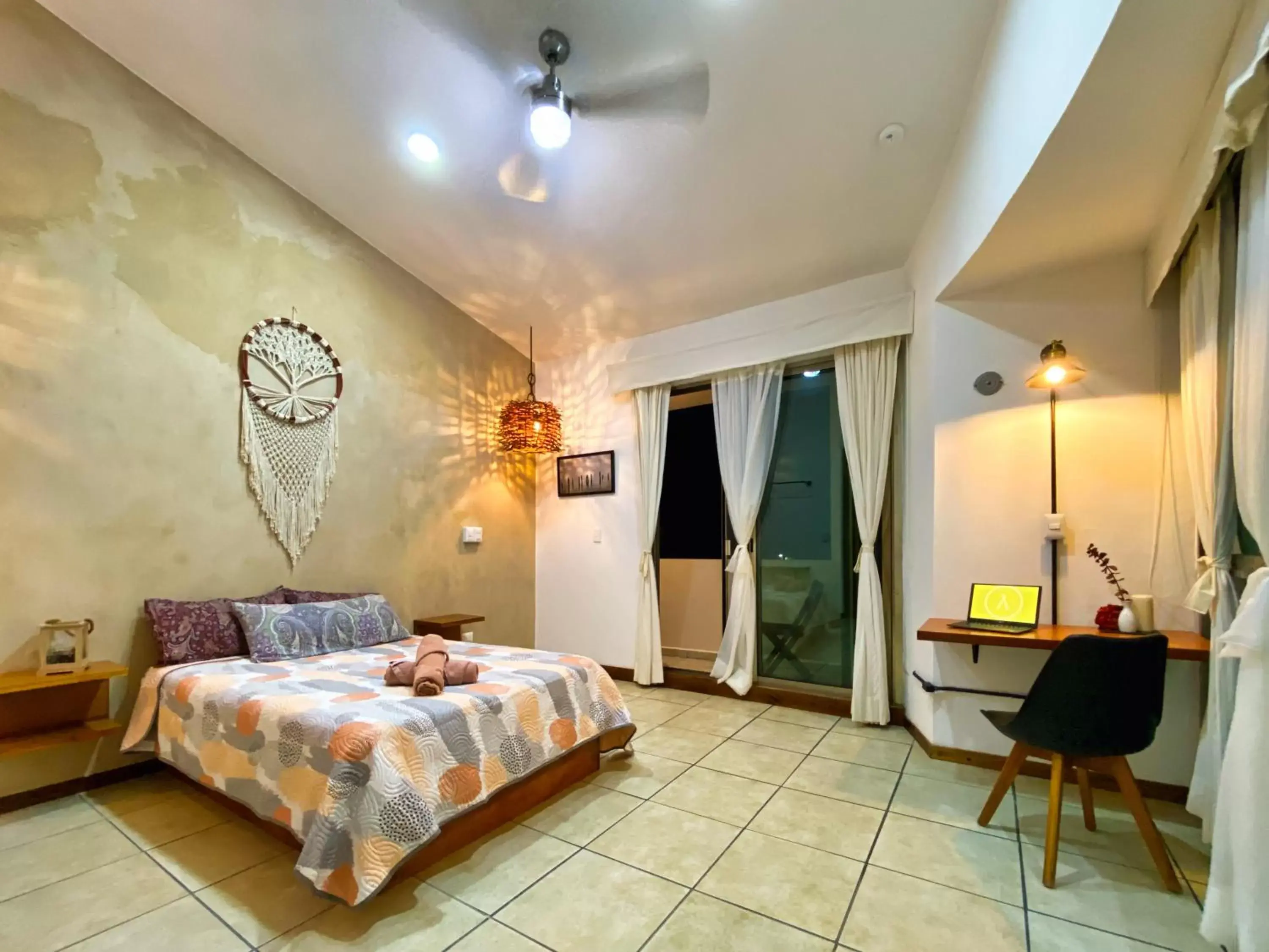 Queen Room with Shared Bathroom in Humant Coliving - Cancún Queen Room with Shared Bathroom in Humant Coliving - Cancún