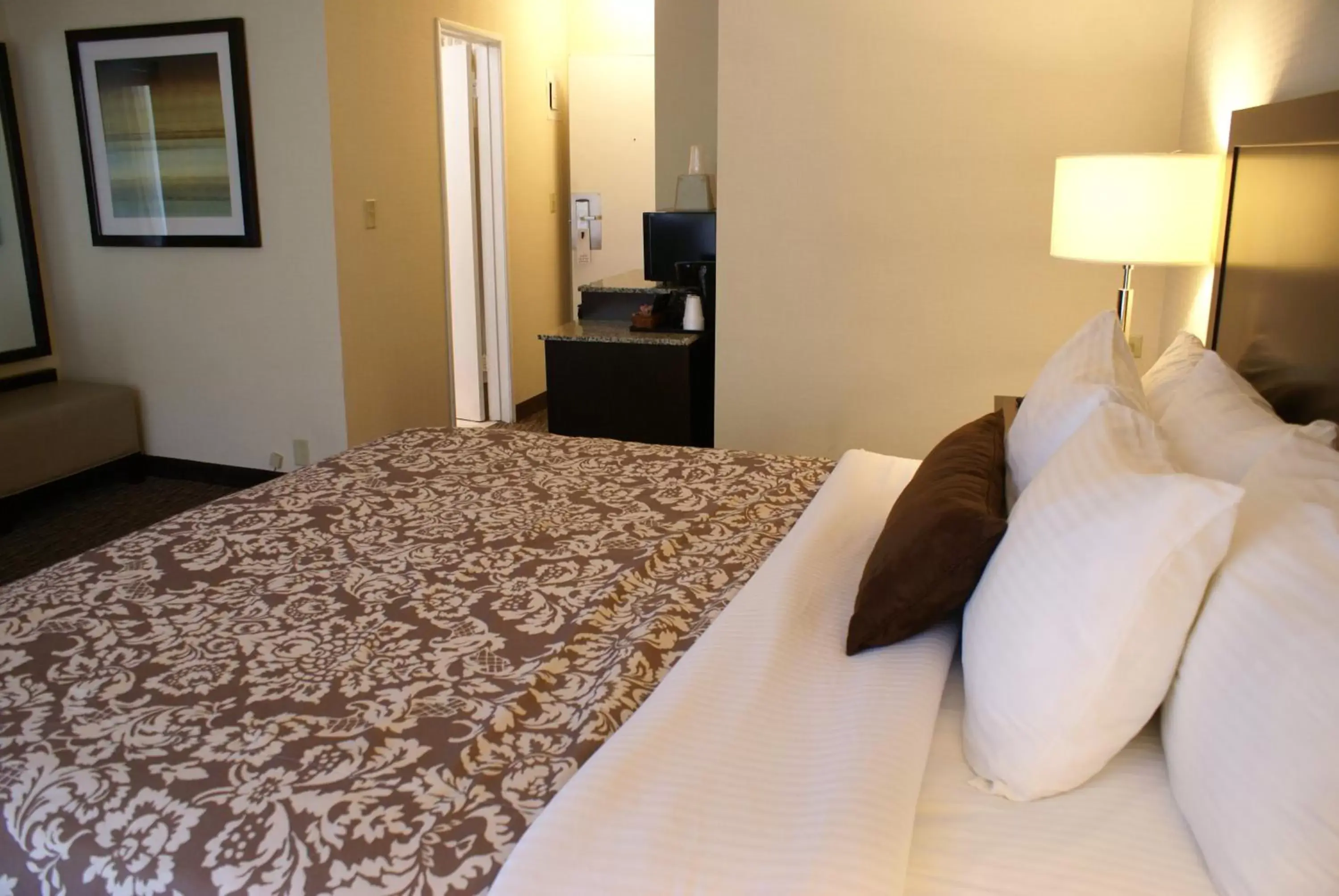 Standard King Room in Royal Palace Westwood Hotel Standard King Room in Royal Palace Westwood Hotel