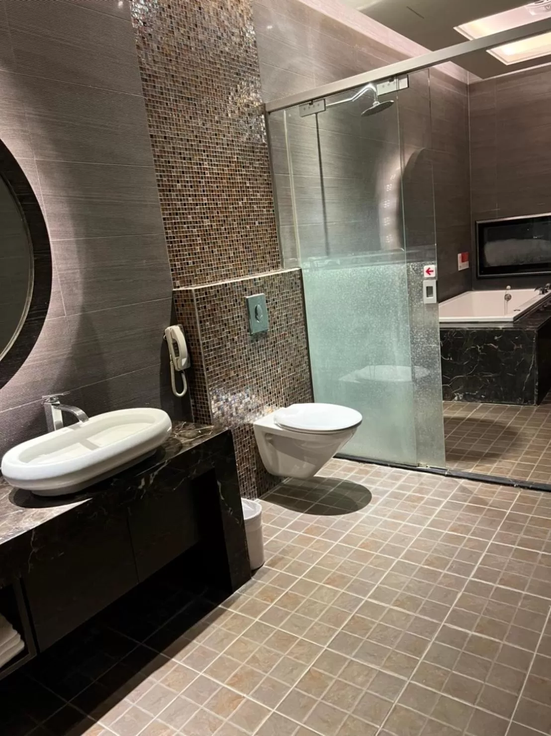 Bathroom in Han Guan Motel