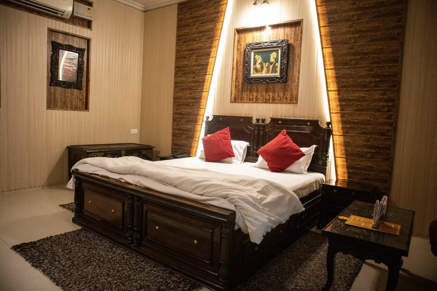 Bed in Ambala Haveli