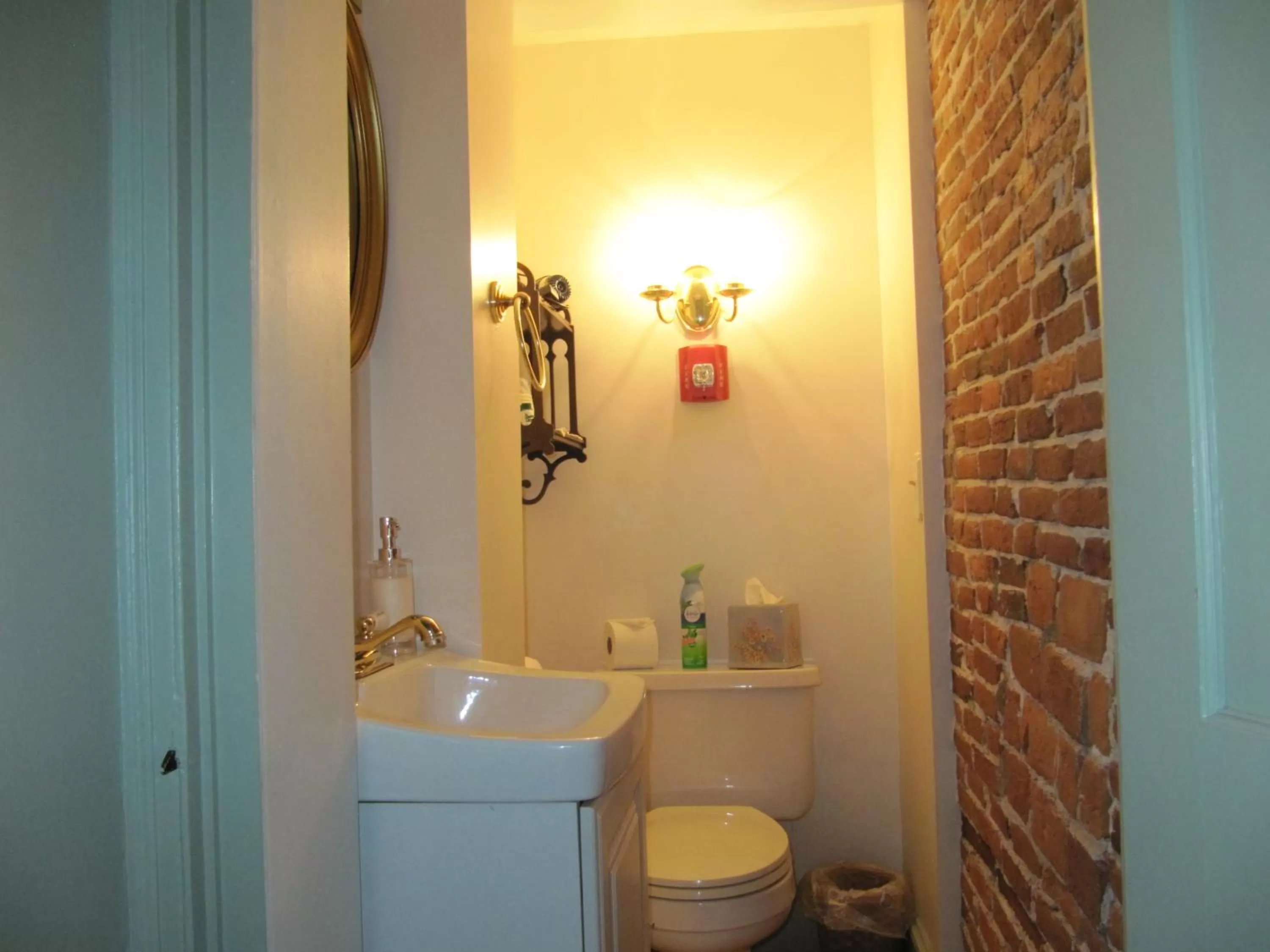 Photo of the whole room in William's Grant Inn Bed and Breakfast