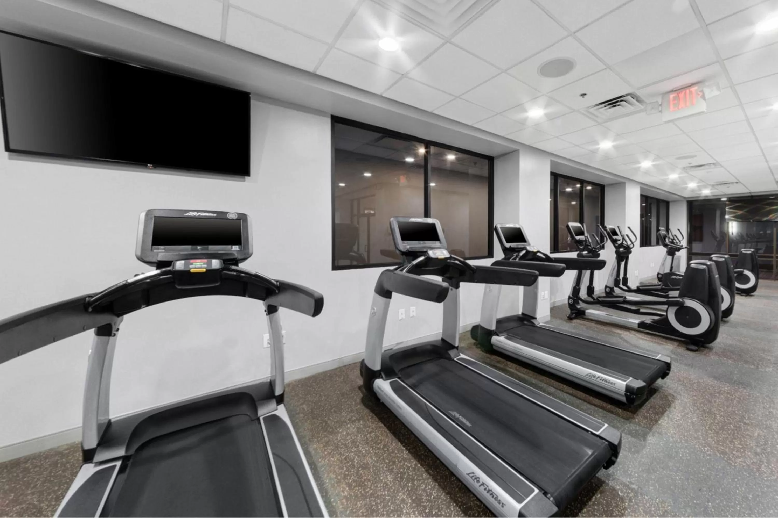 Fitness centre/facilities in Houston Marriott North