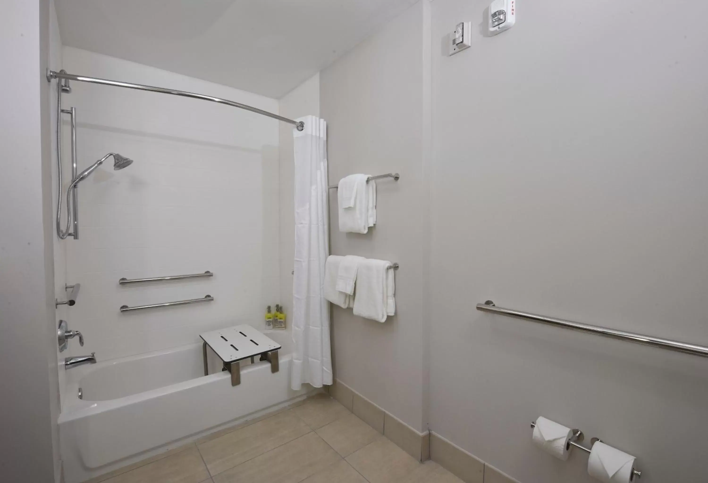Suite - Hearing Accessible - Non-Smoking in Holiday Inn Express & Suites - Orlando - Southeast by IHG Suite - Hearing Accessible - Non-Smoking in Holiday Inn Express & Suites - Orlando - Southeast by IHG