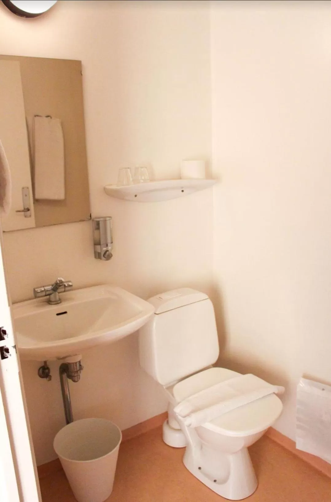 Shower in Krebshuset / Kelz0rdk