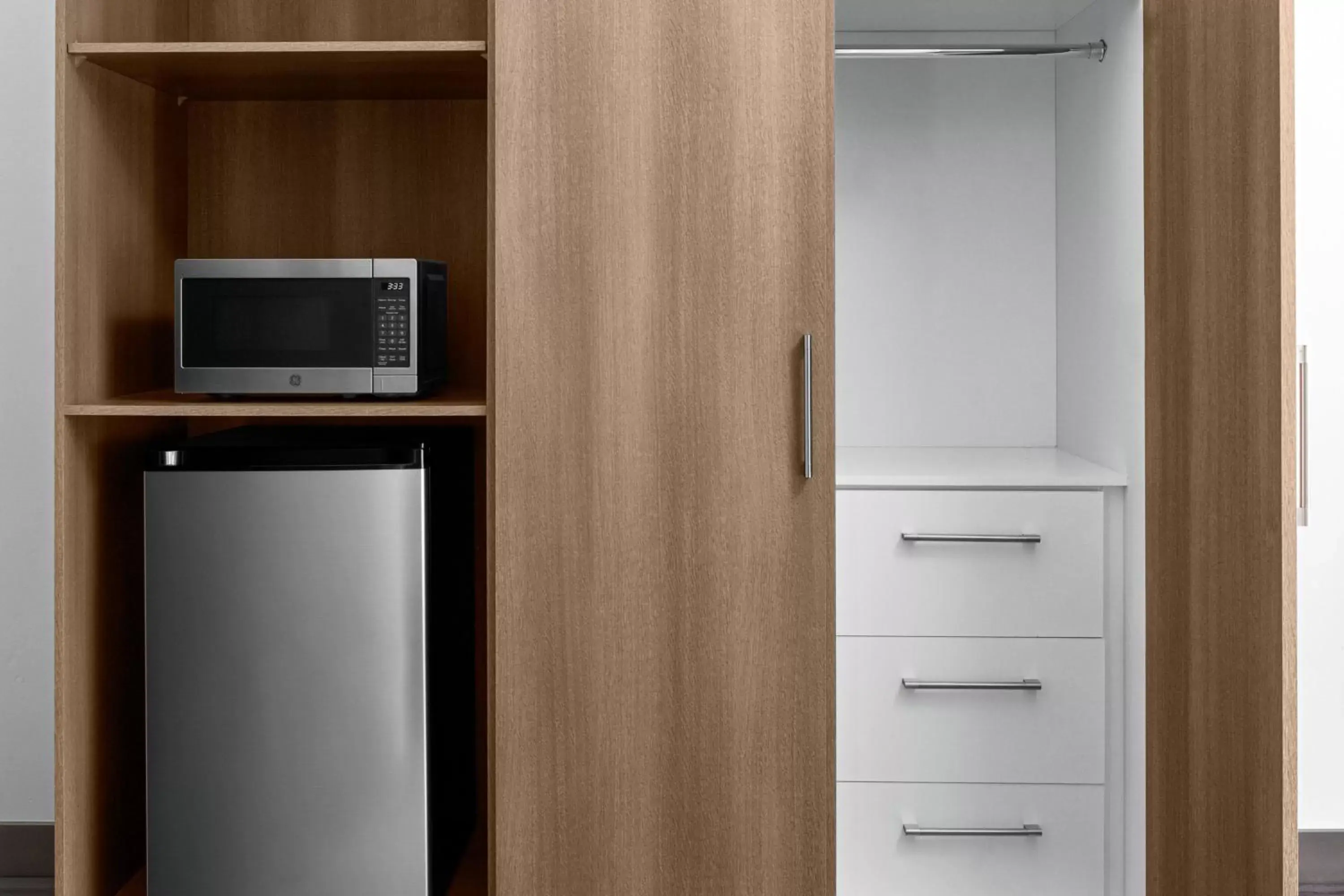 King Room with Mountain View in Element Moab King Room with Mountain View in Element Moab