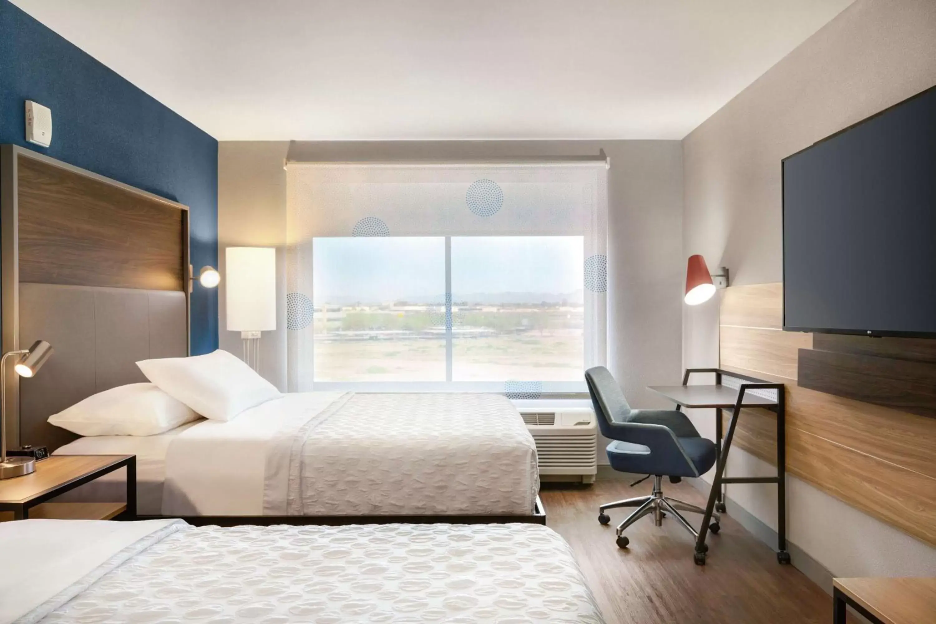 Queen Room with Two Queen Beds - Hearing Access in Tru By Hilton Scottsdale Salt River Queen Room with Two Queen Beds - Hearing Access in Tru By Hilton Scottsdale Salt River