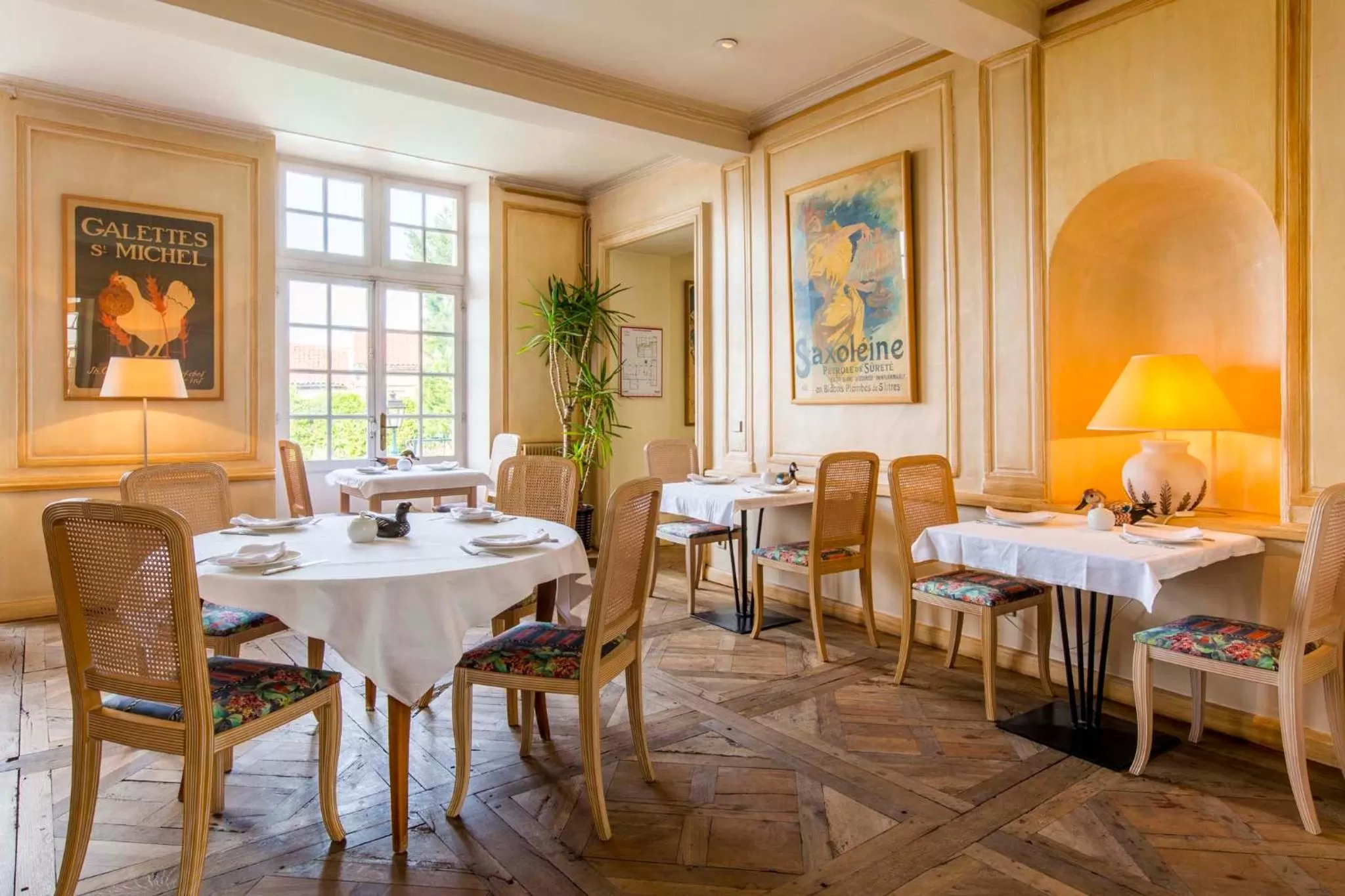 Restaurant/Places to Eat in Les Trois Lys