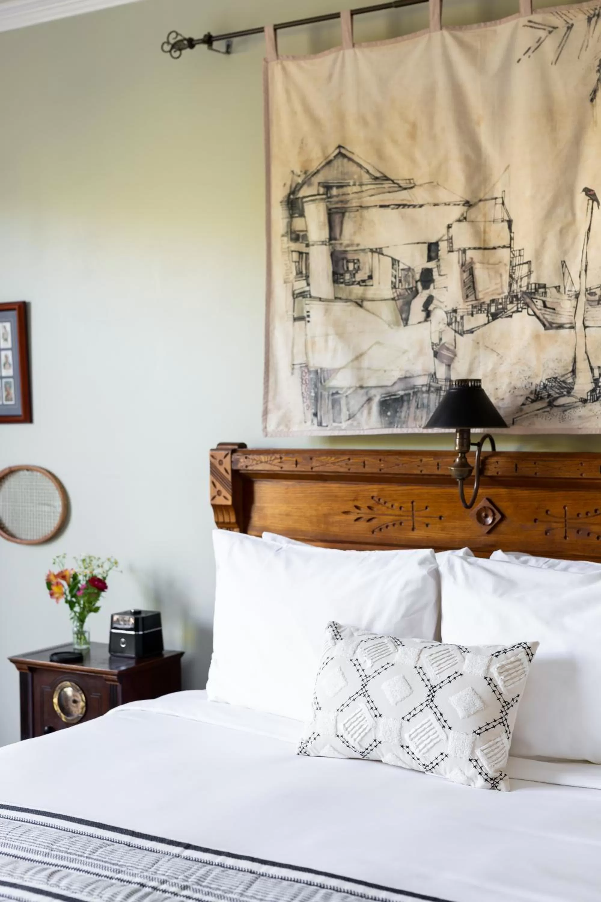 Bed in Garden Street Inn Downtown San Luis Obispo, A Kirkwood Collection Hotel