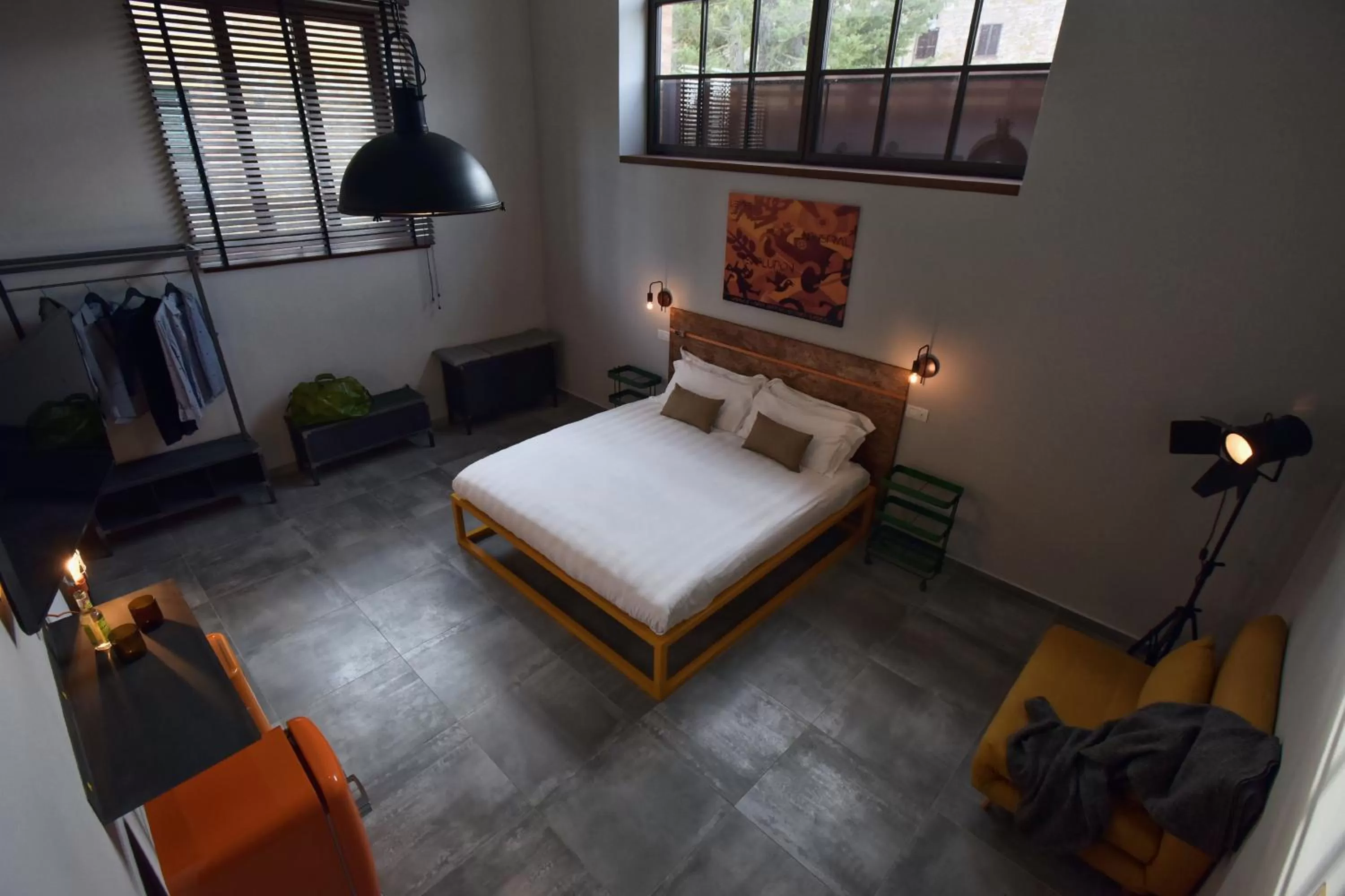 Bed in GARAGE47 Storica Officina Meccanica LOFT B&B iN PIENZA