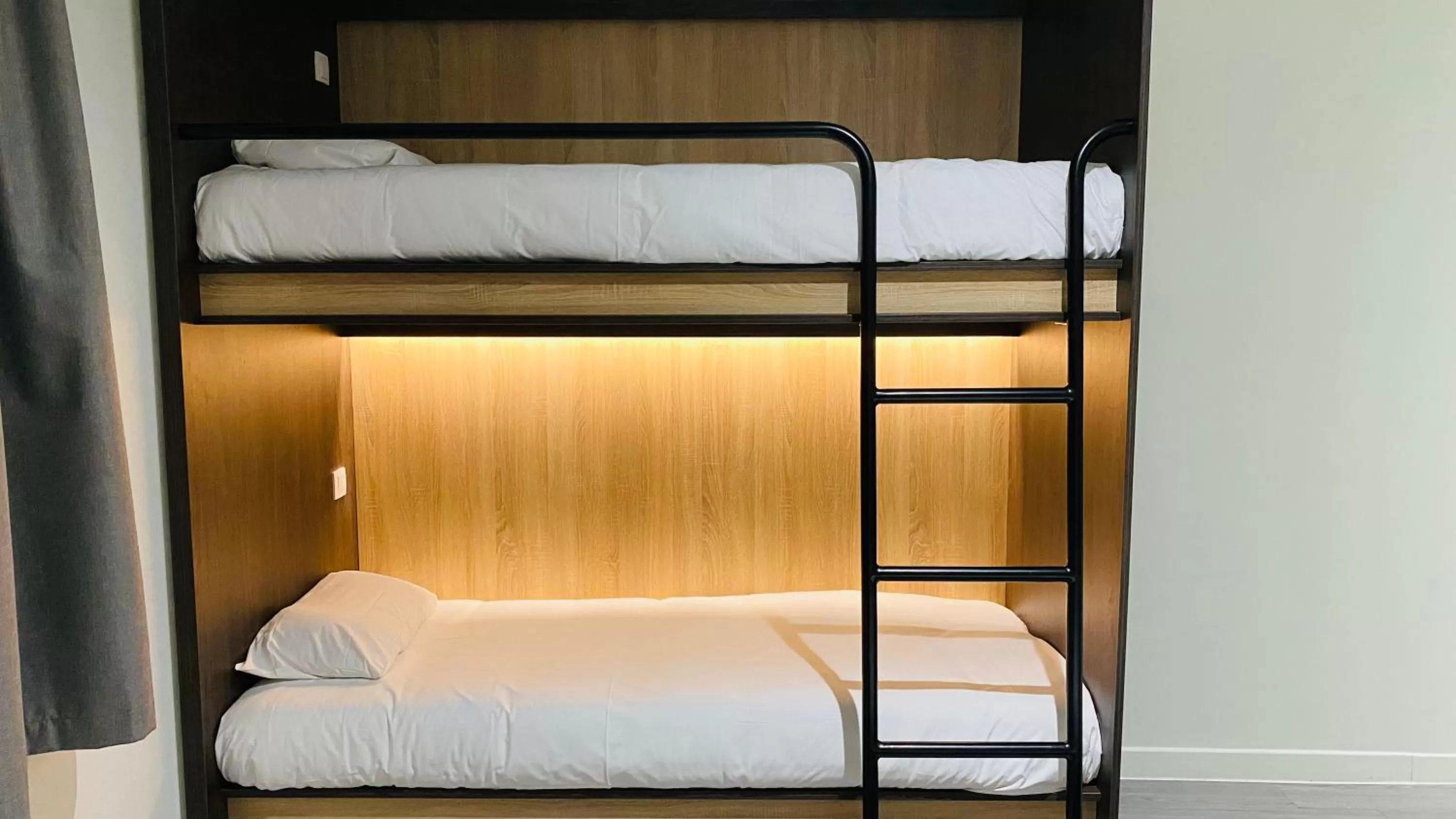 bunk bed, Bed in Hotel Martinez Grenay