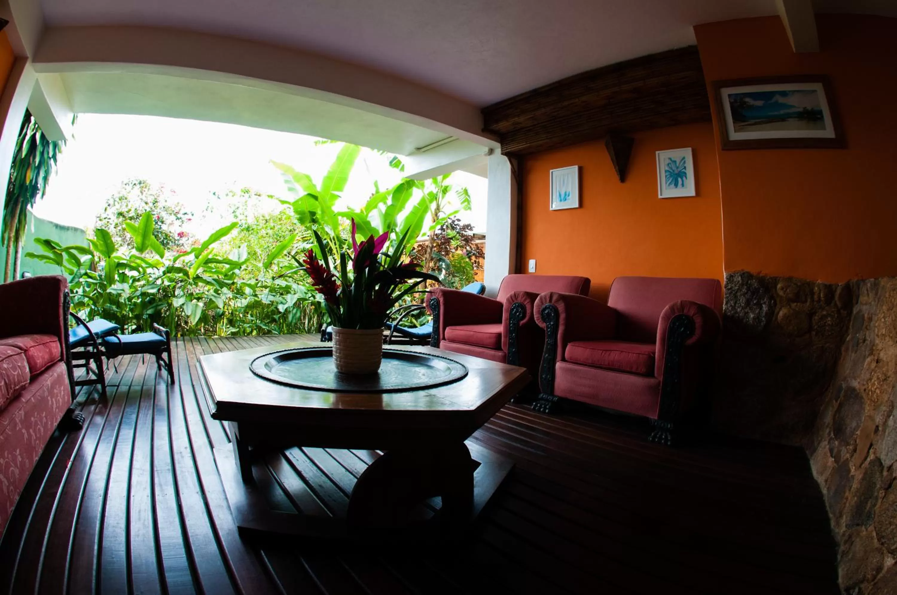 Communal lounge/ TV room in Pousada Solar D Alcina