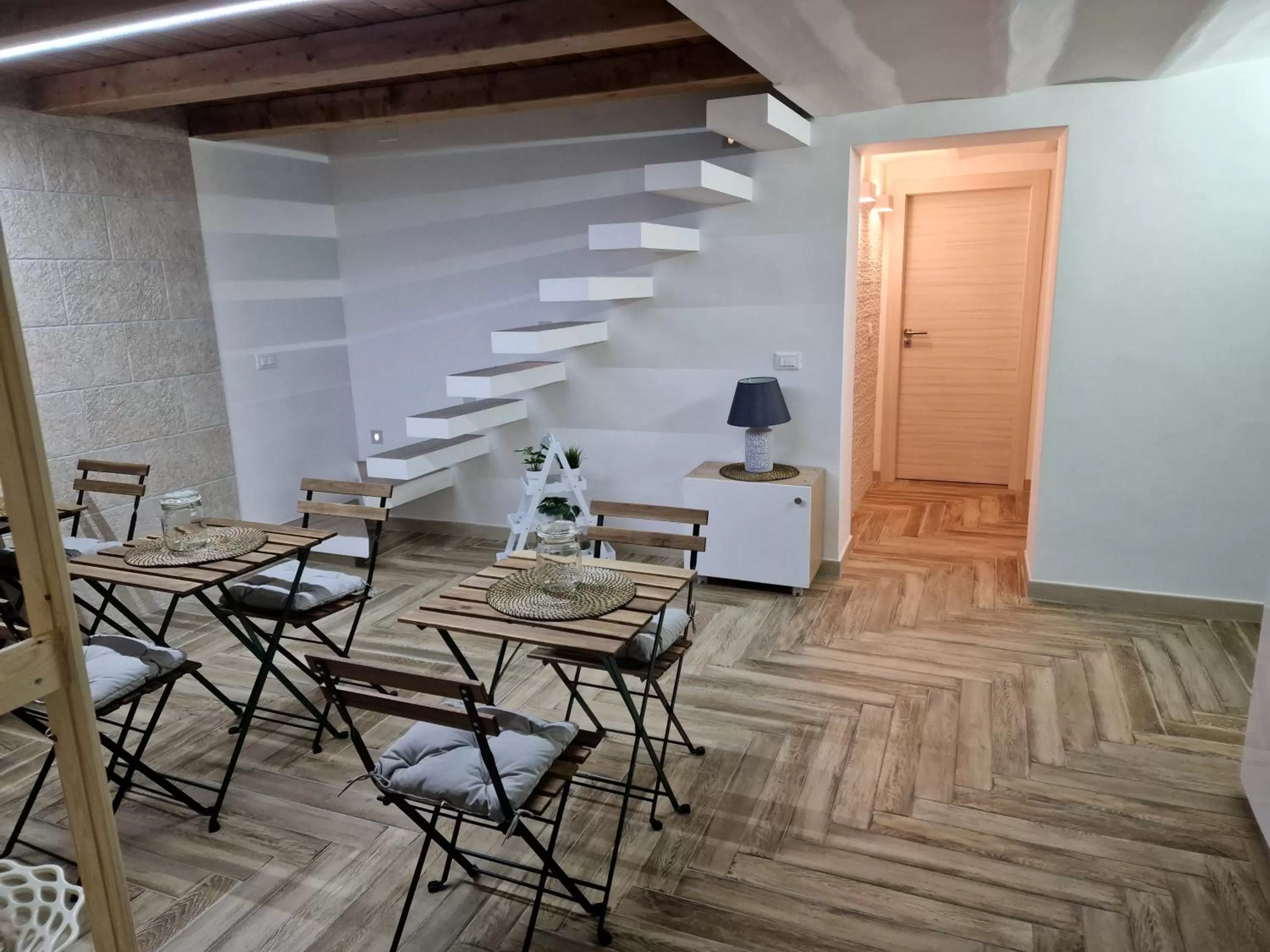 Seating area in Calypso Il Binario Elegance